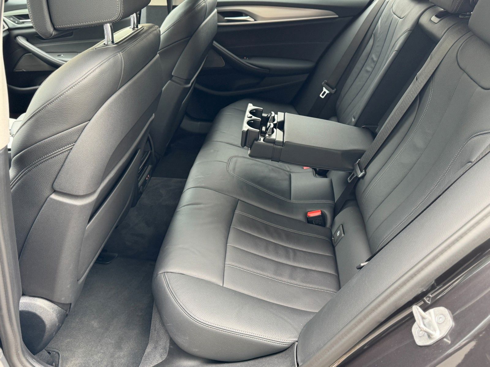 Fahrzeugabbildung BMW 520d xDrive Touring*LIVE COCKPIT|ASSIST|CAM|LED*