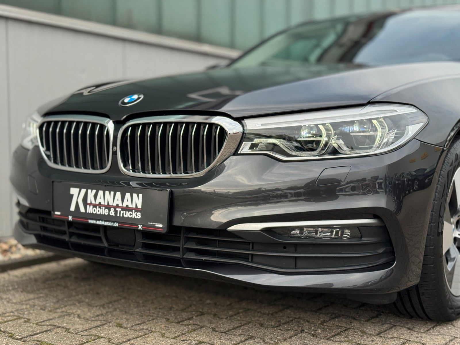 Fahrzeugabbildung BMW 520d xDrive Touring*LIVE COCKPIT|ASSIST|CAM|LED*