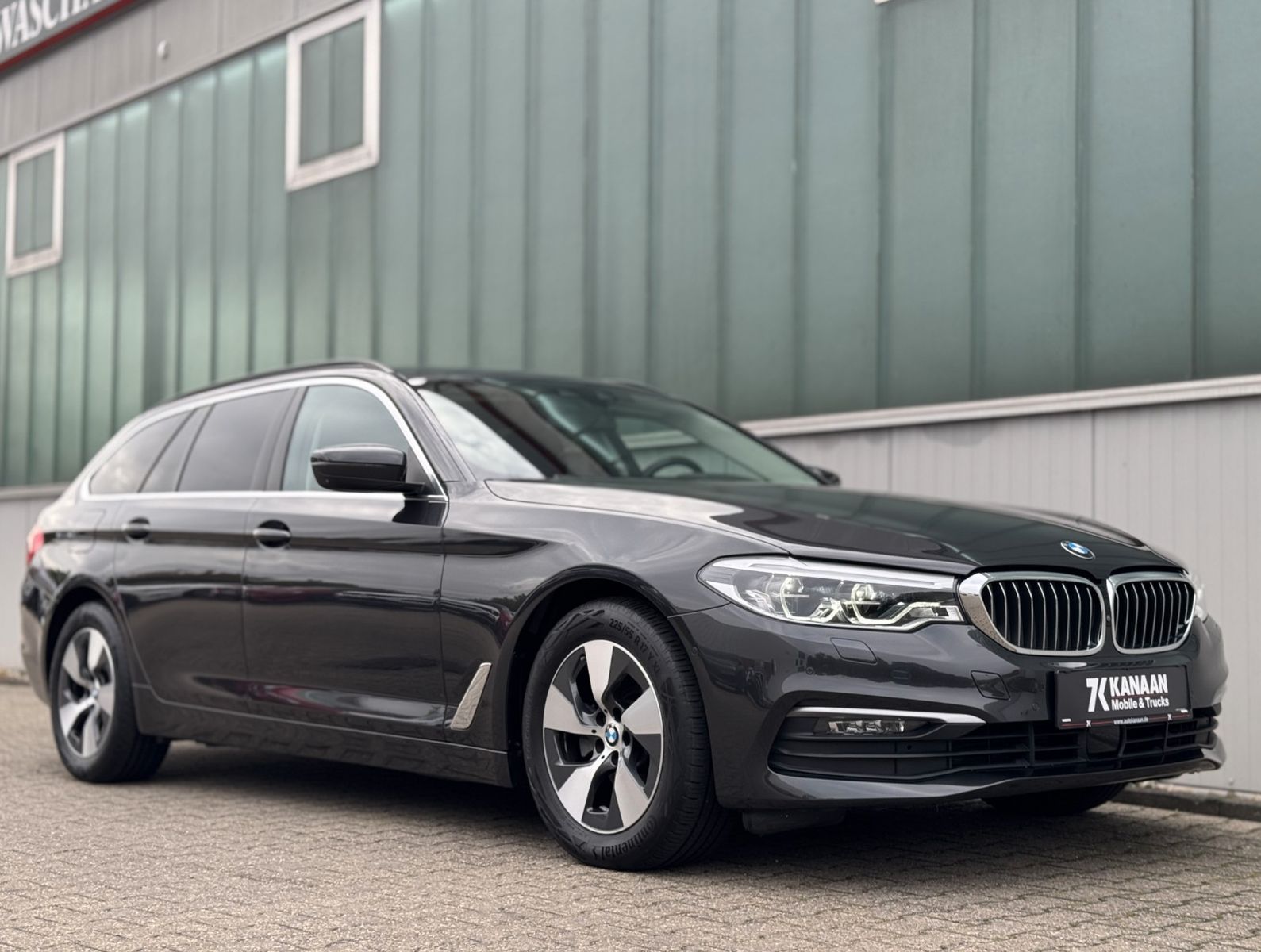 Fahrzeugabbildung BMW 520d xDrive Touring*LIVE COCKPIT|ASSIST|CAM|LED*