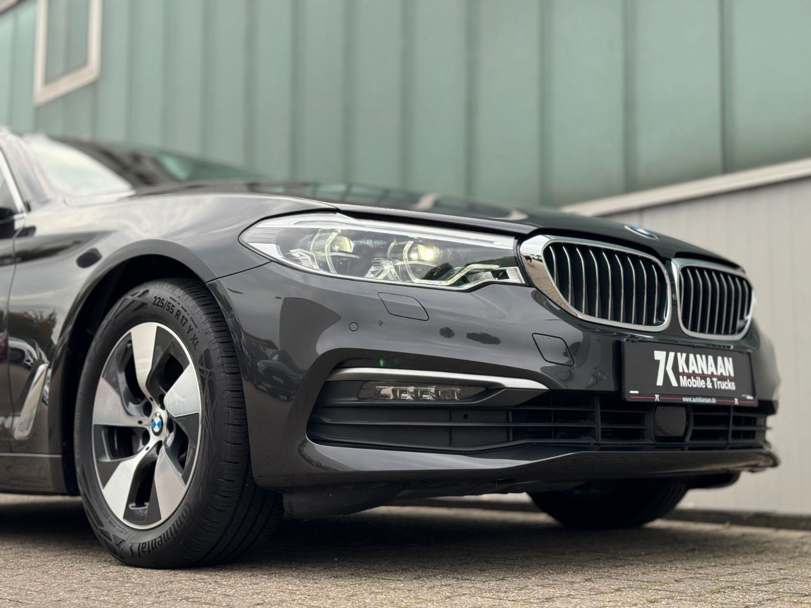 Fahrzeugabbildung BMW 520d xDrive Touring*LIVE COCKPIT|ASSIST|CAM|LED*