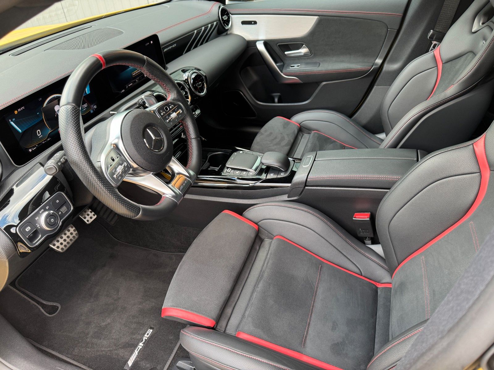 Fahrzeugabbildung Mercedes-Benz CLA 35 AMG Shooting Brake 4M Performance*1.HAND*