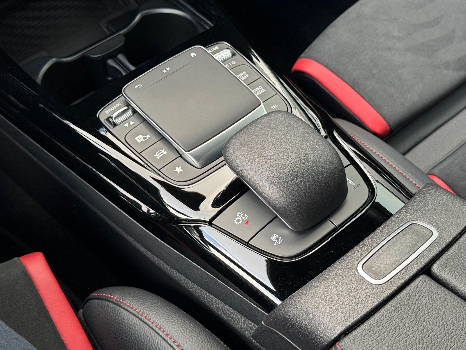 Fahrzeugabbildung Mercedes-Benz CLA 35 AMG Shooting Brake 4M Performance*1.HAND*