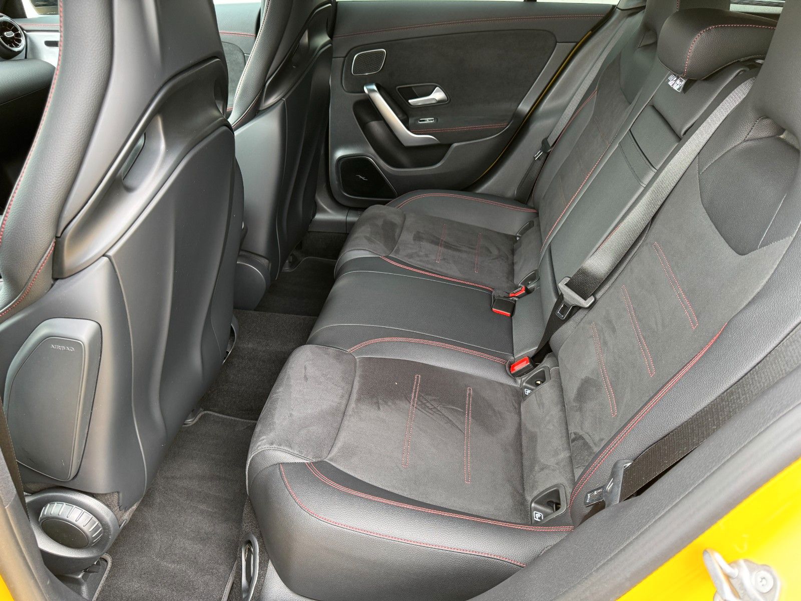 Fahrzeugabbildung Mercedes-Benz CLA 35 AMG Shooting Brake 4M Performance*1.HAND*