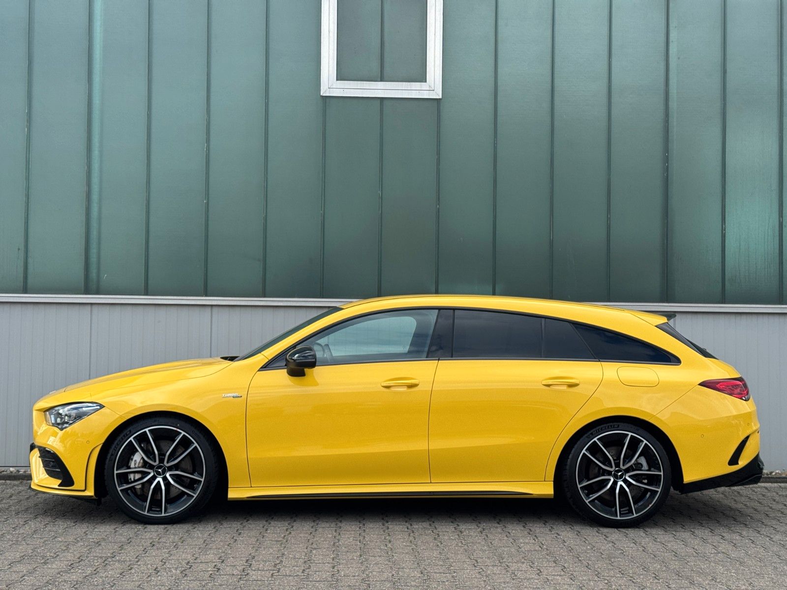 Fahrzeugabbildung Mercedes-Benz CLA 35 AMG Shooting Brake 4M Performance*1.HAND*
