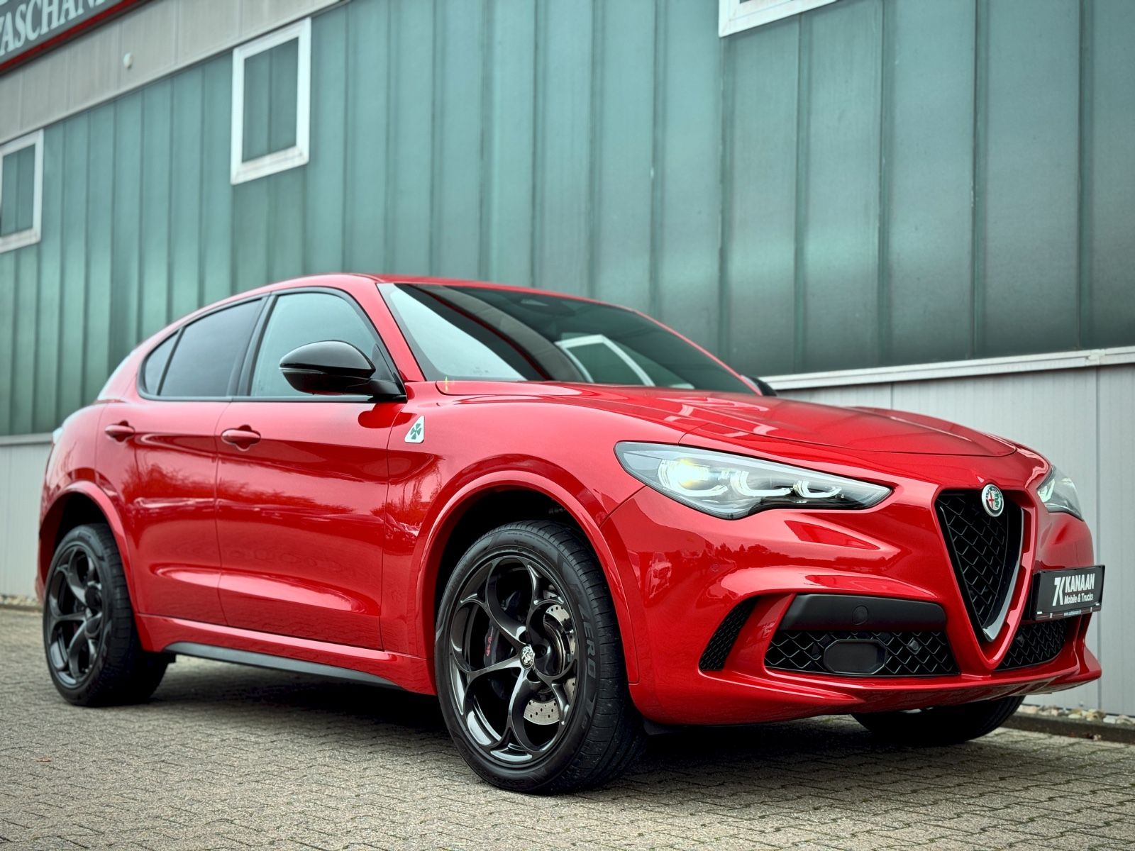 Fahrzeugabbildung Alfa Romeo Stelvio 2.9V6 Q4 Bi-Turbo Quadrifoglio*ACC|HIFI*