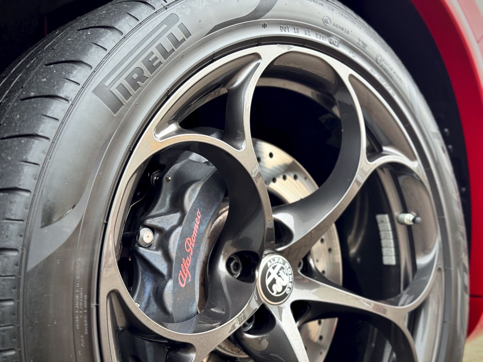 Fahrzeugabbildung Alfa Romeo Stelvio 2.9V6 Q4 Bi-Turbo Quadrifoglio*ACC|HIFI*