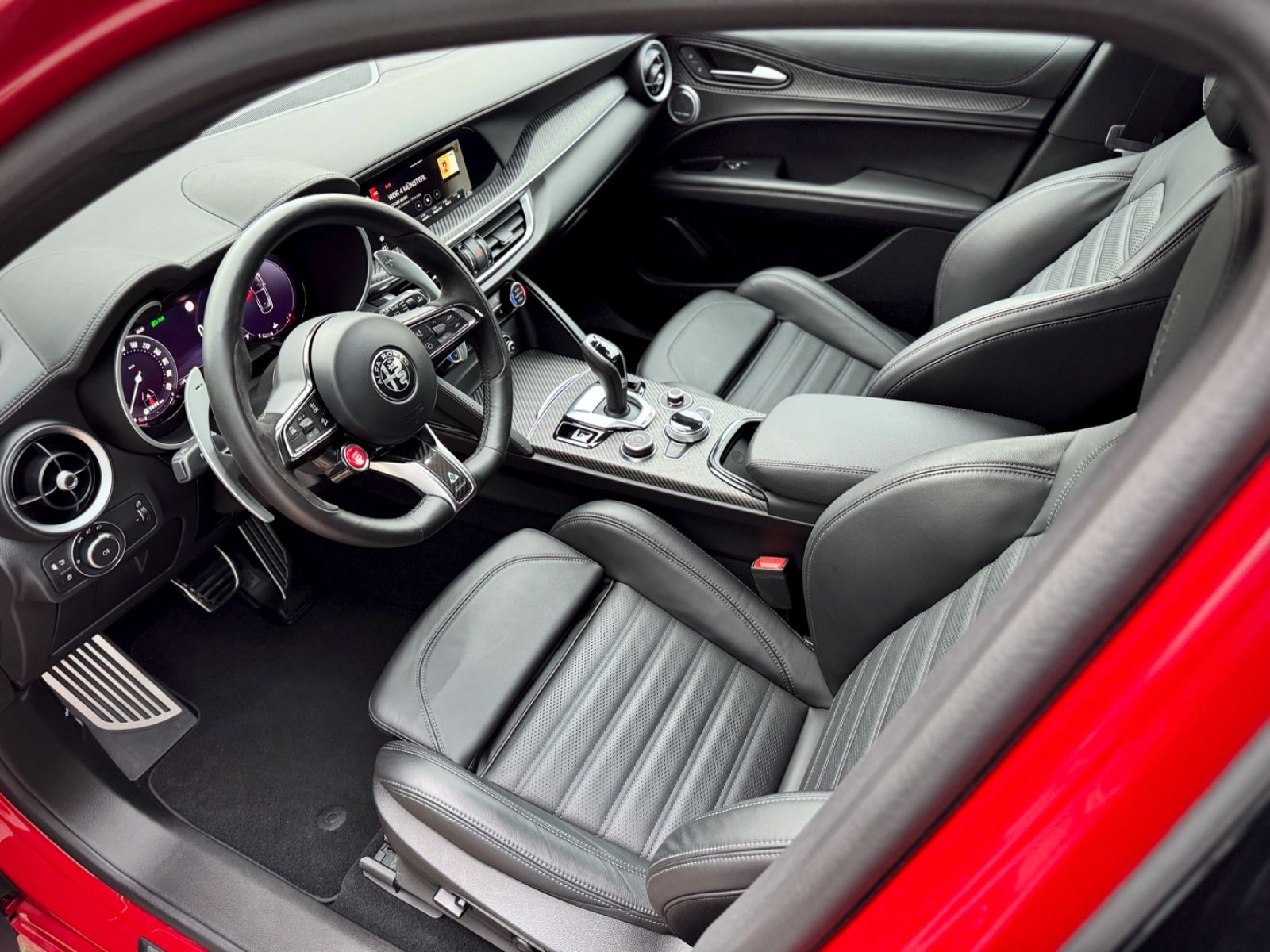 Fahrzeugabbildung Alfa Romeo Stelvio 2.9V6 Q4 Bi-Turbo Quadrifoglio*ACC|HIFI*