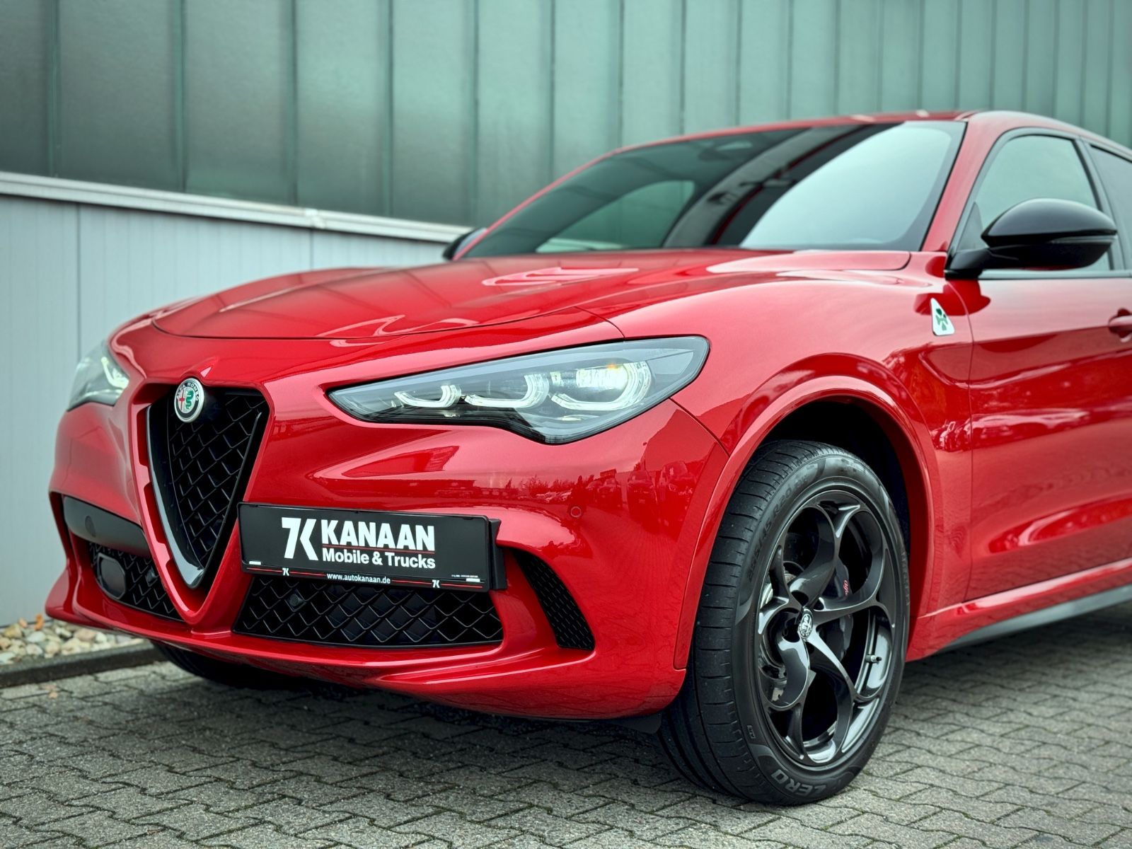 Fahrzeugabbildung Alfa Romeo Stelvio 2.9V6 Q4 Bi-Turbo Quadrifoglio*ACC|HIFI*