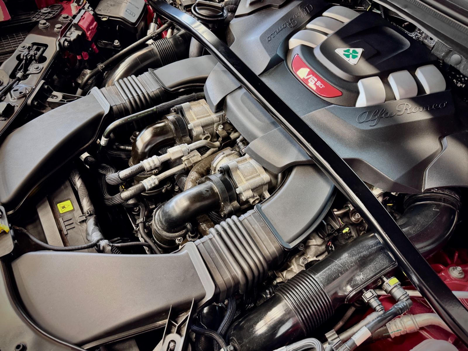 Fahrzeugabbildung Alfa Romeo Stelvio 2.9V6 Q4 Bi-Turbo Quadrifoglio*ACC|HIFI*