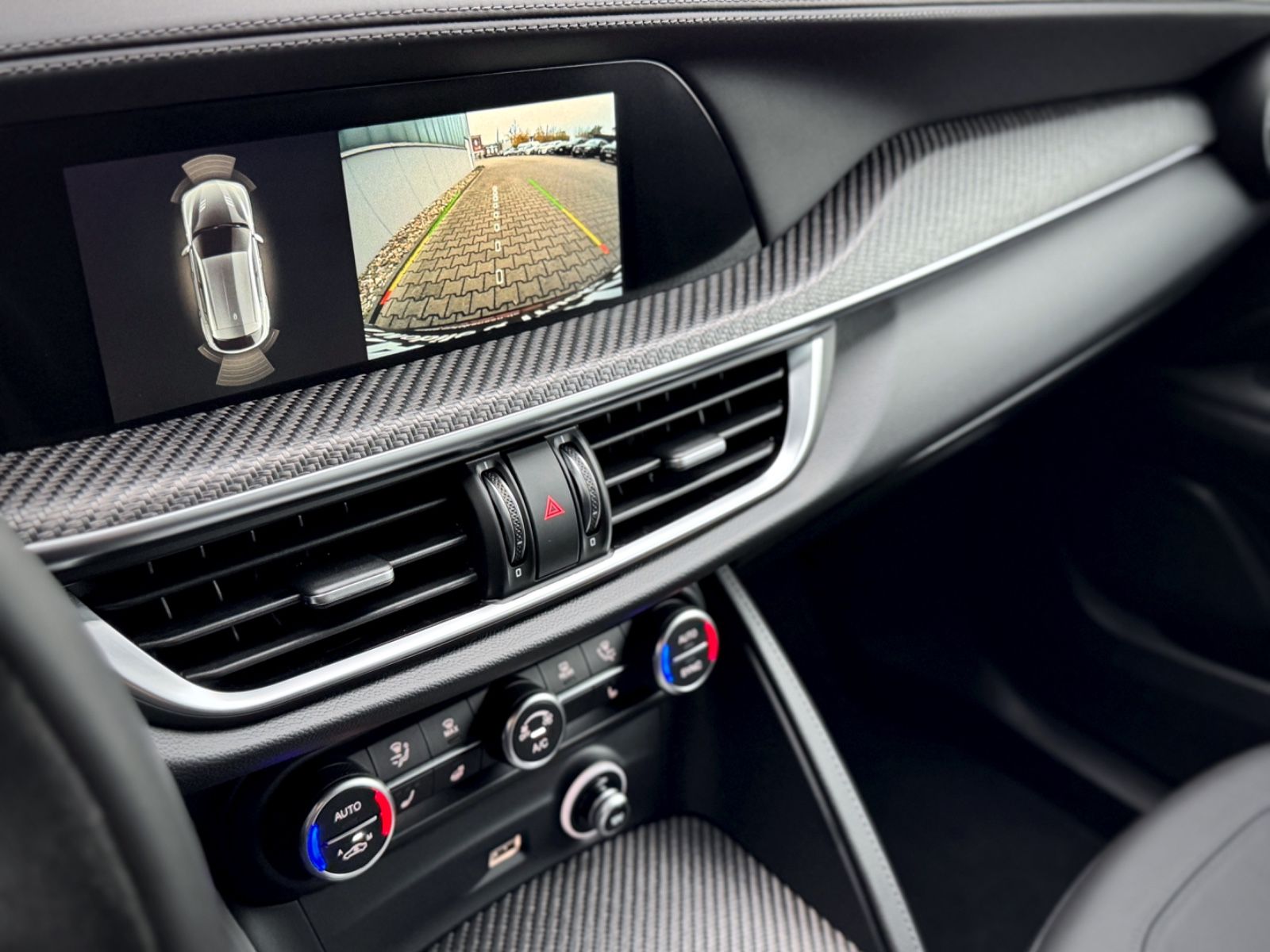 Fahrzeugabbildung Alfa Romeo Stelvio 2.9V6 Q4 Bi-Turbo Quadrifoglio*ACC|HIFI*