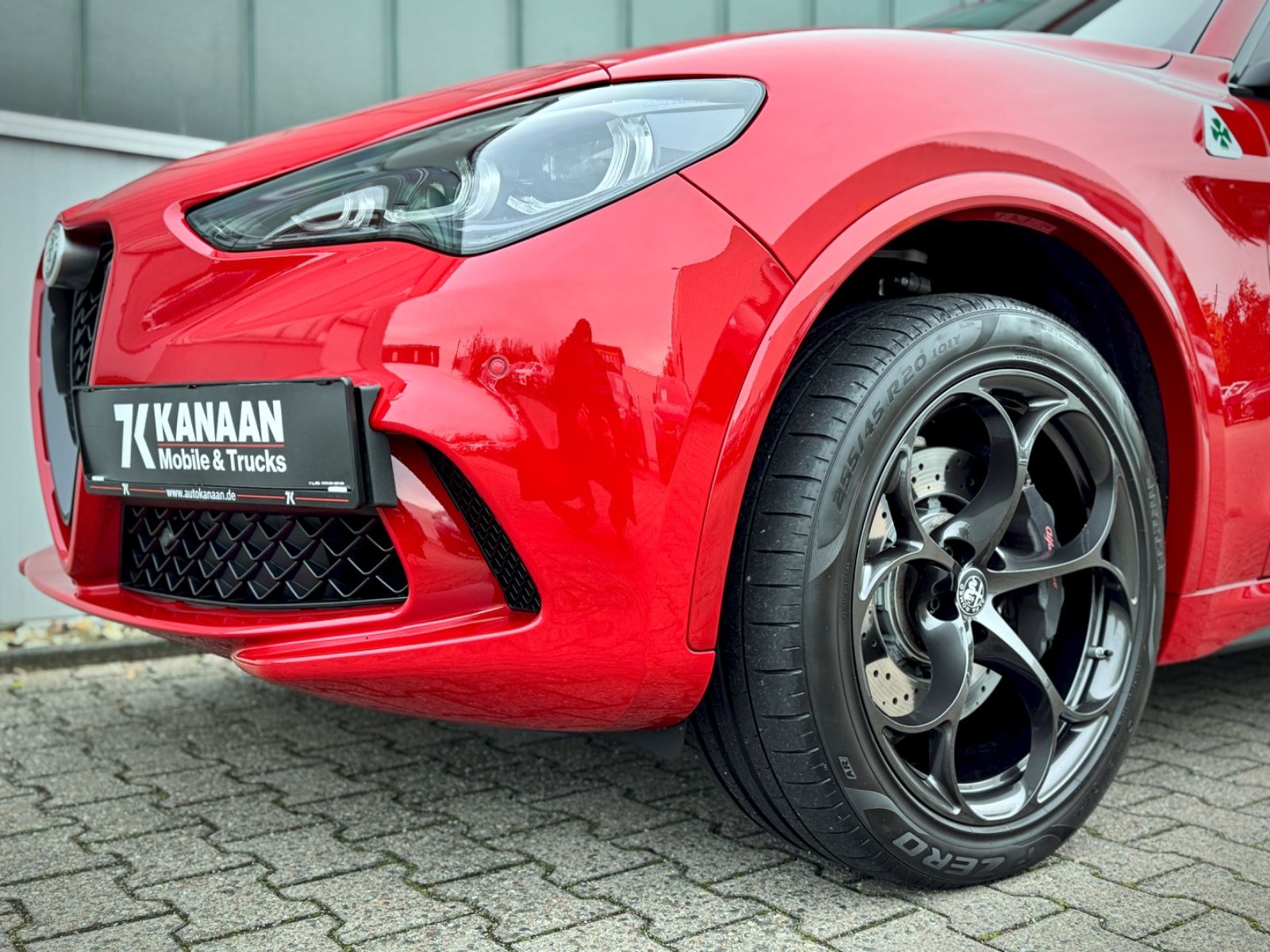 Fahrzeugabbildung Alfa Romeo Stelvio 2.9V6 Q4 Bi-Turbo Quadrifoglio*ACC|HIFI*