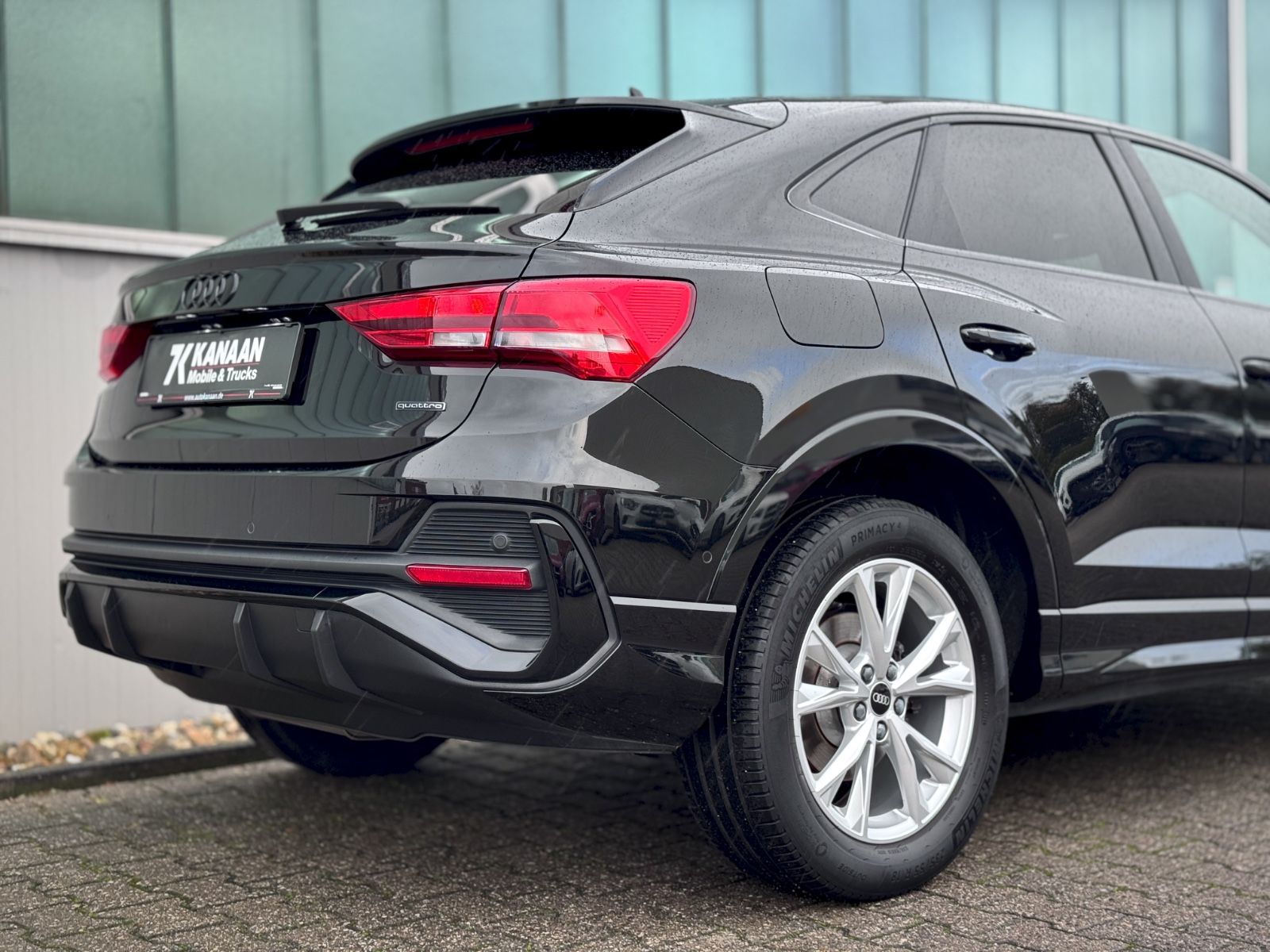 Fahrzeugabbildung Audi Q3 Sportback 35 TDI Quattro S-Line*PANO|AHK|NAV*