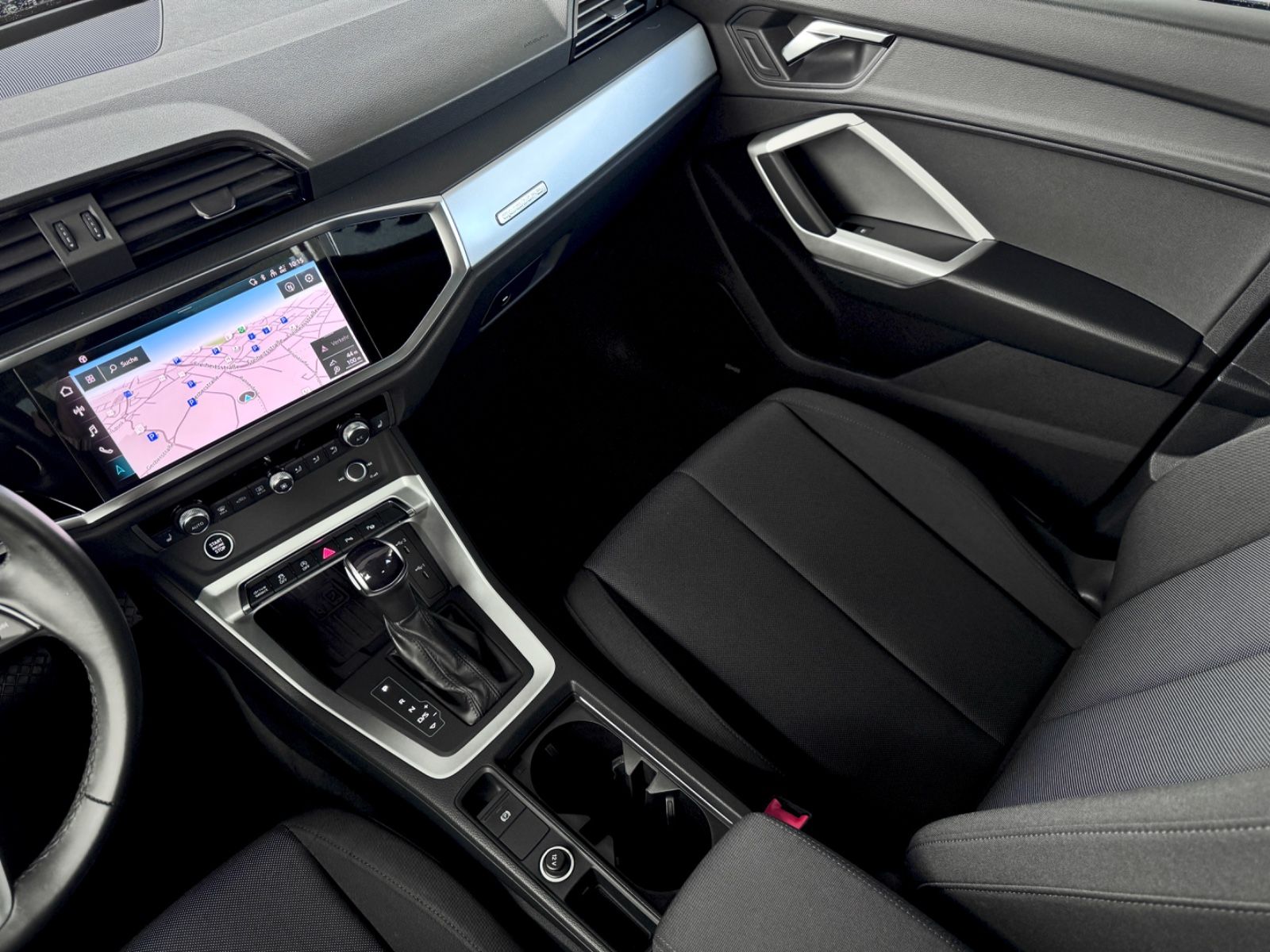 Fahrzeugabbildung Audi Q3 Sportback 35 TDI Quattro S-Line*PANO|AHK|NAV*