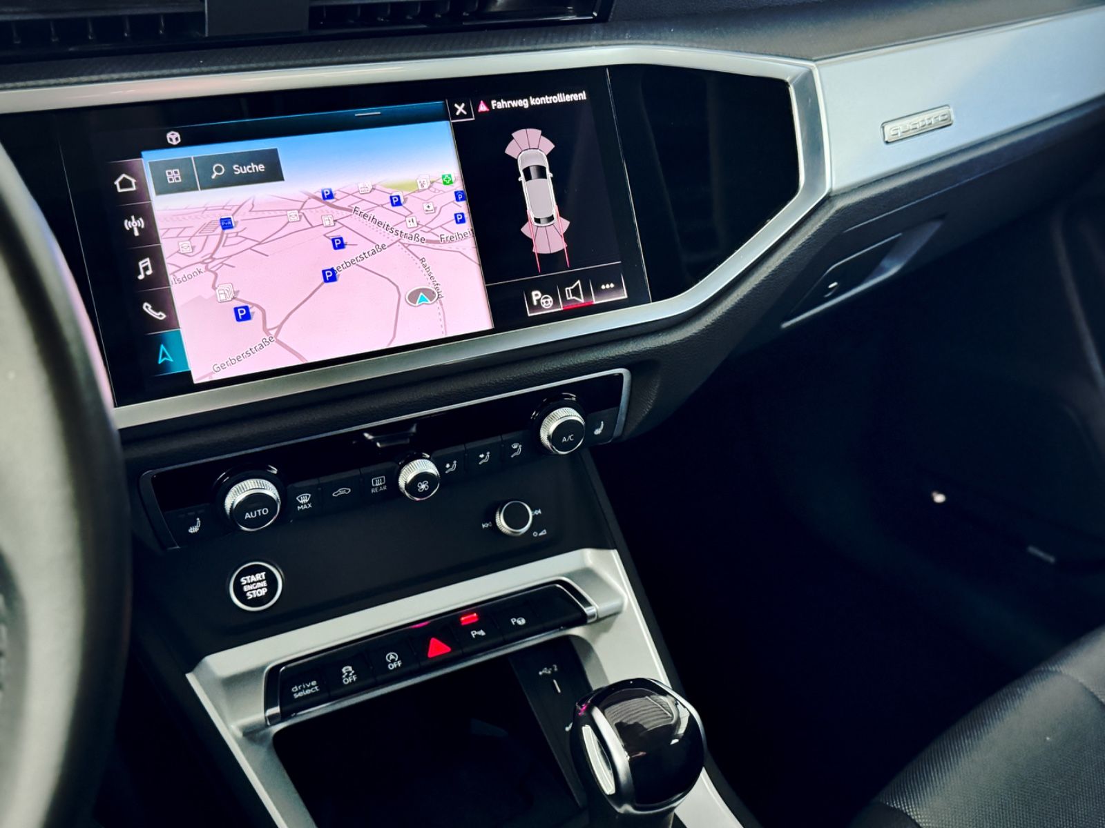 Fahrzeugabbildung Audi Q3 Sportback 35 TDI Quattro S-Line*PANO|AHK|NAV*