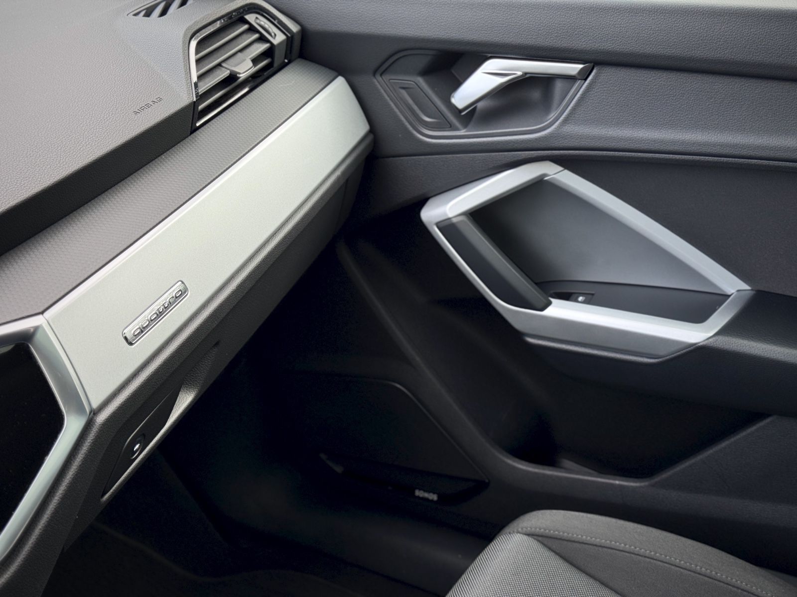 Fahrzeugabbildung Audi Q3 Sportback 35 TDI Quattro S-Line*PANO|AHK|NAV*