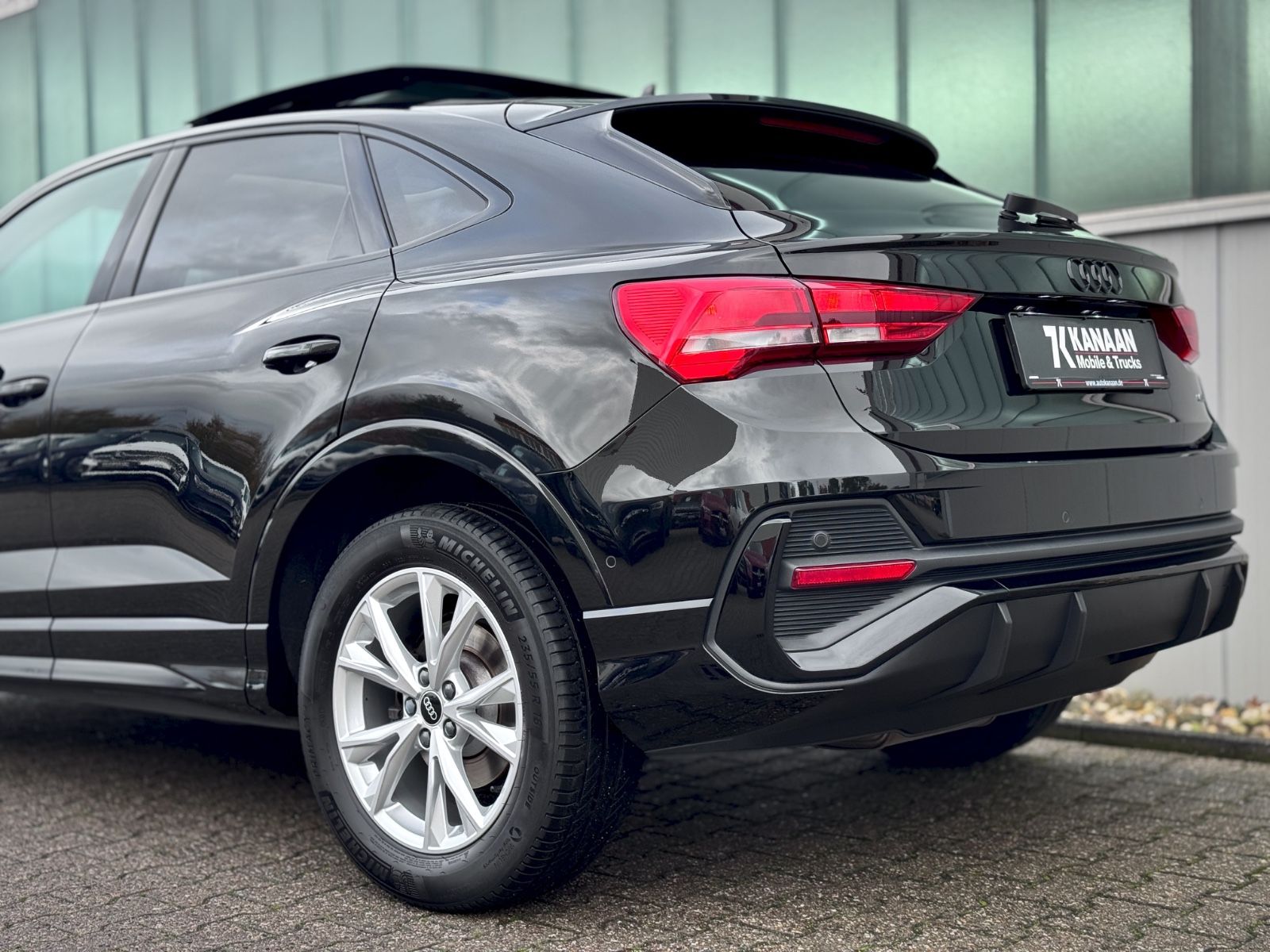 Fahrzeugabbildung Audi Q3 Sportback 35 TDI Quattro S-Line*PANO|AHK|NAV*