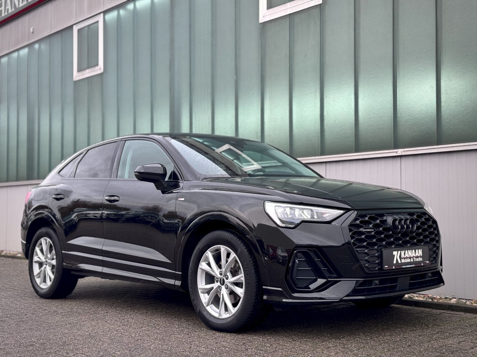 Fahrzeugabbildung Audi Q3 Sportback 35 TDI Quattro S-Line*PANO|AHK|NAV*