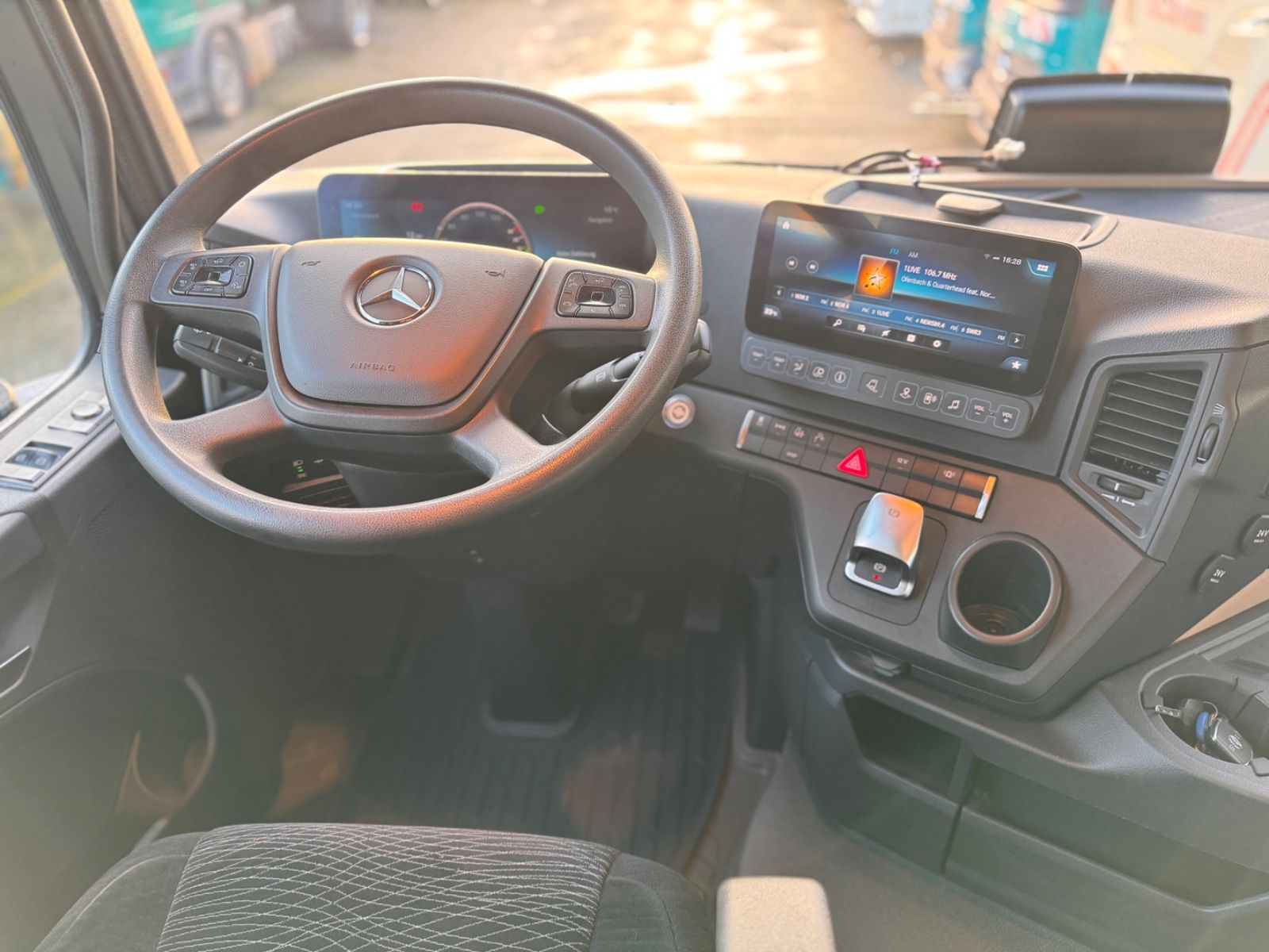 Fahrzeugabbildung Mercedes-Benz 1846 Actros 5  Hydr. Kipper / Walkingfloor 2-Weg