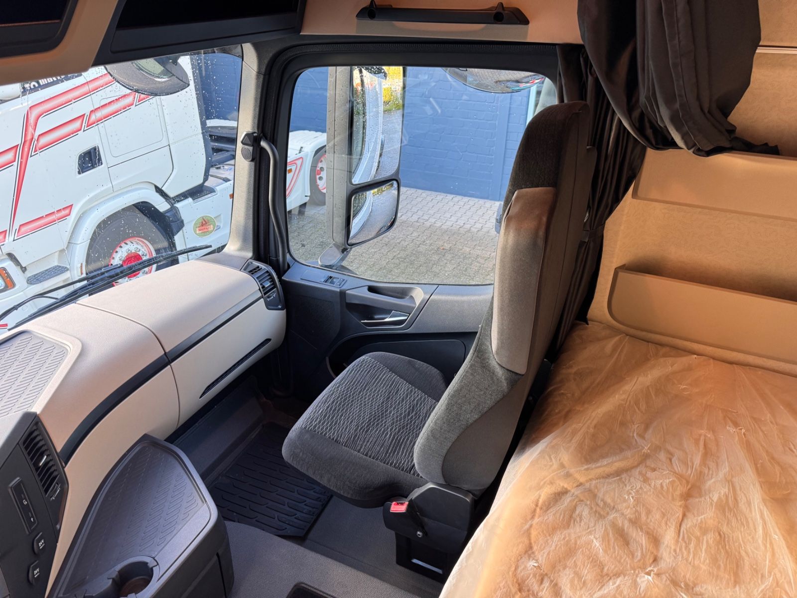 Fahrzeugabbildung Mercedes-Benz 1846 Actros 5  Hydr. Kipper / Walkingfloor 2-Weg