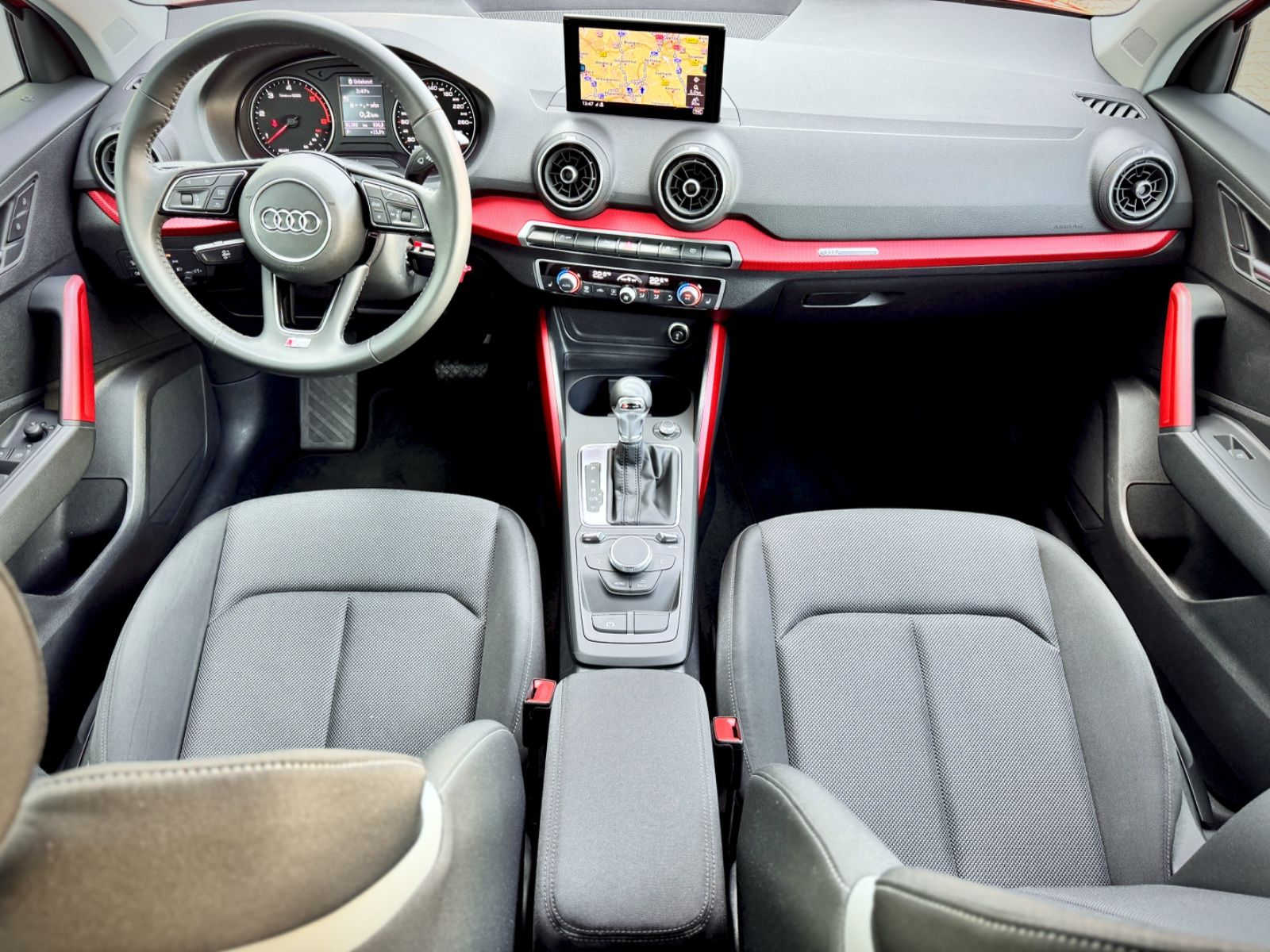 Fahrzeugabbildung Audi Q2 30 TDI S-Tronic Sport *LED|NAVI|PDC|S-LINE*