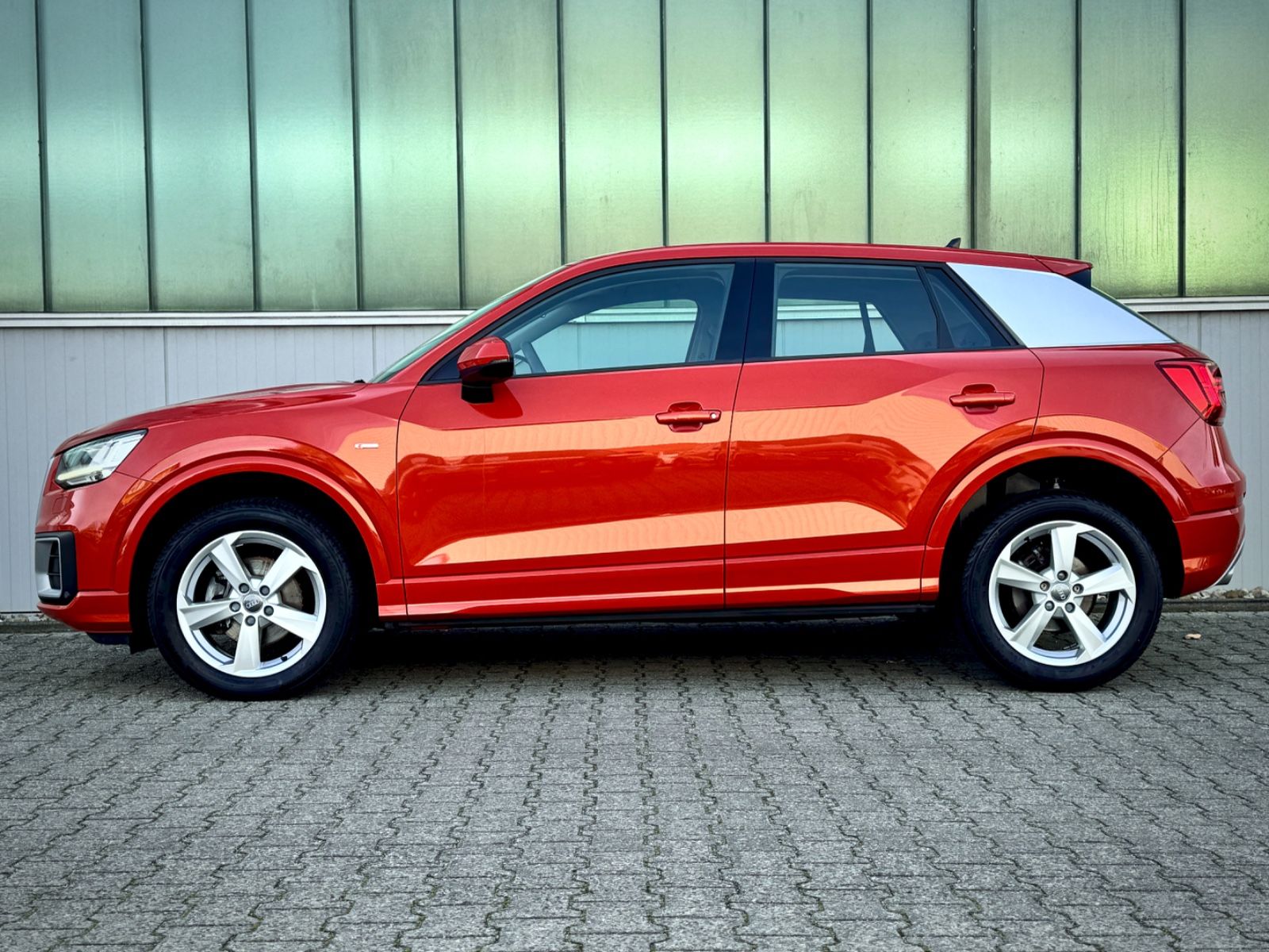 Fahrzeugabbildung Audi Q2 30 TDI S-Tronic Sport *LED|NAVI|PDC|S-LINE*
