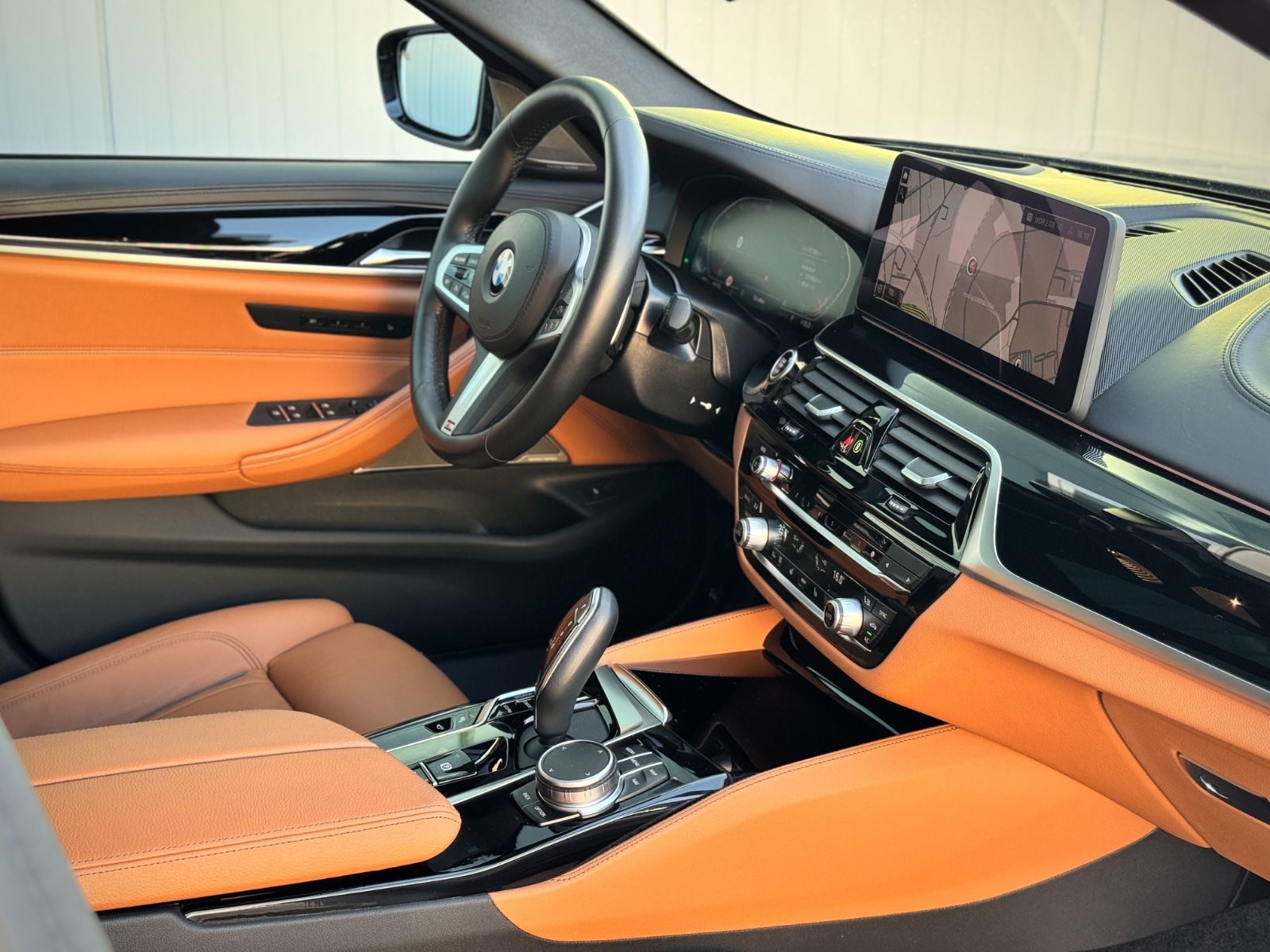 Fahrzeugabbildung BMW 540d xDrive Touring Luxury Line*PANO|AHK|HEADUP*