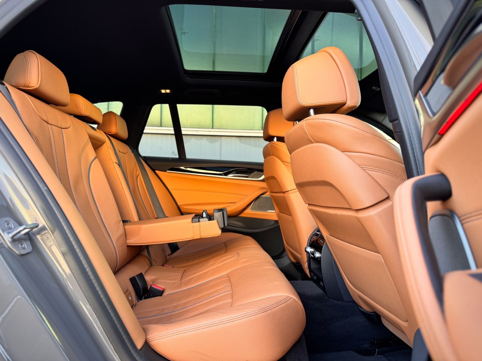 Fahrzeugabbildung BMW 540d xDrive Touring Luxury Line*PANO|AHK|HEADUP*