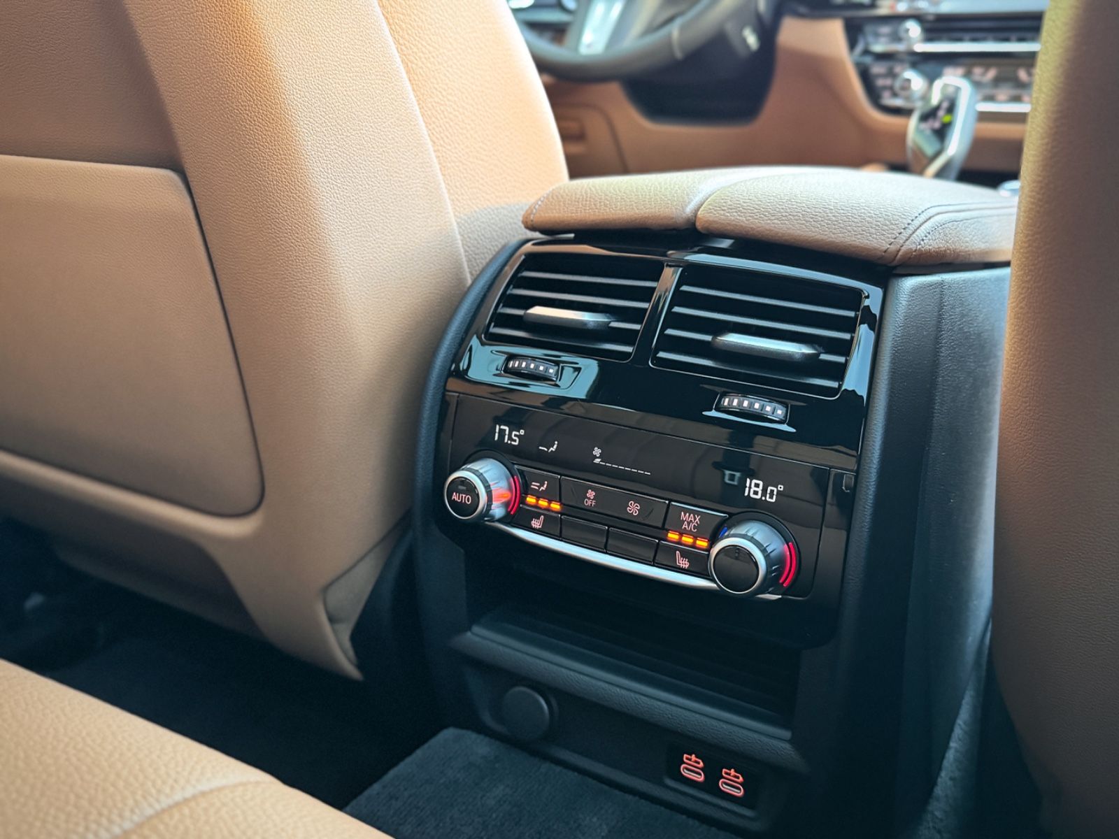 Fahrzeugabbildung BMW 540d xDrive Touring Luxury Line*PANO|AHK|HEADUP*