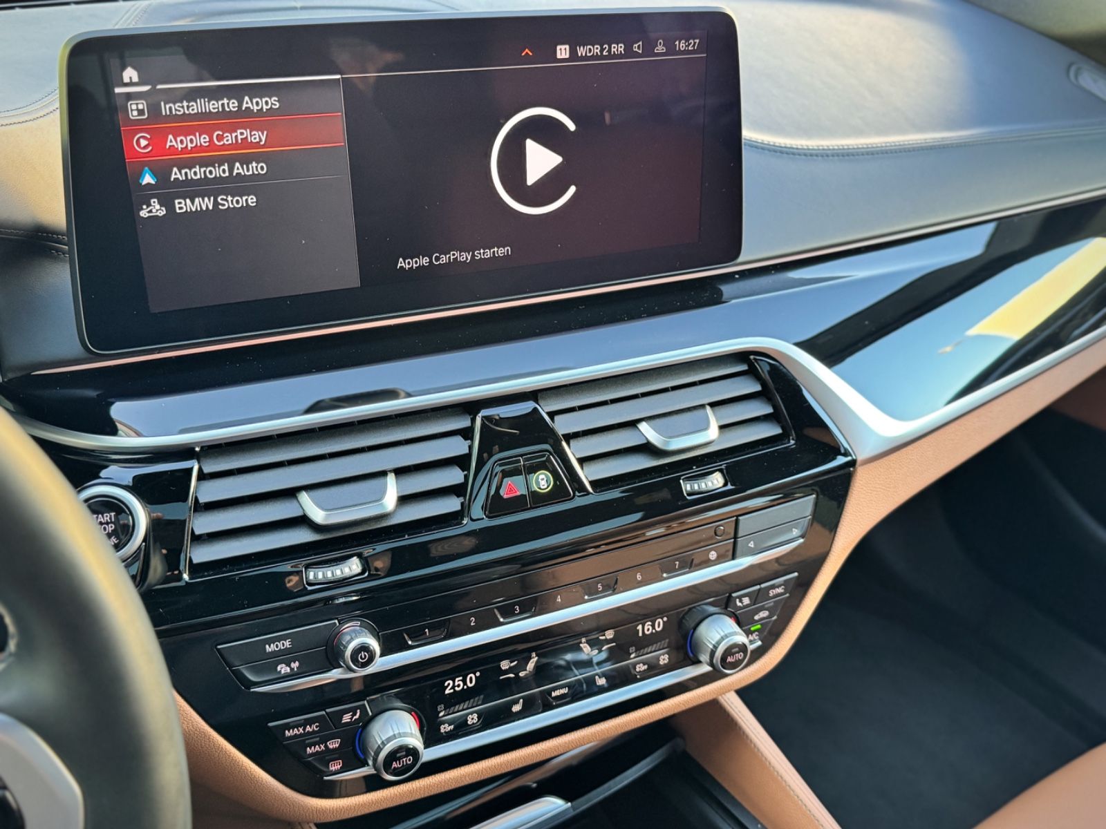 Fahrzeugabbildung BMW 540d xDrive Touring Luxury Line*PANO|AHK|HEADUP*