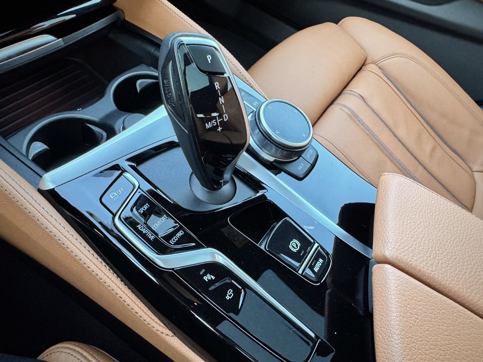 Fahrzeugabbildung BMW 540d xDrive Touring Luxury Line*PANO|AHK|HEADUP*