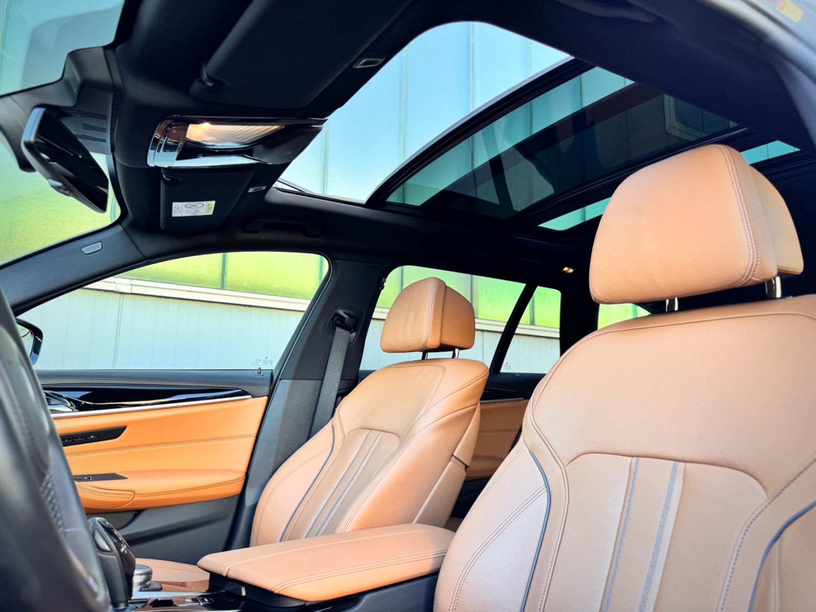 Fahrzeugabbildung BMW 540d xDrive Touring Luxury Line*PANO|AHK|HEADUP*