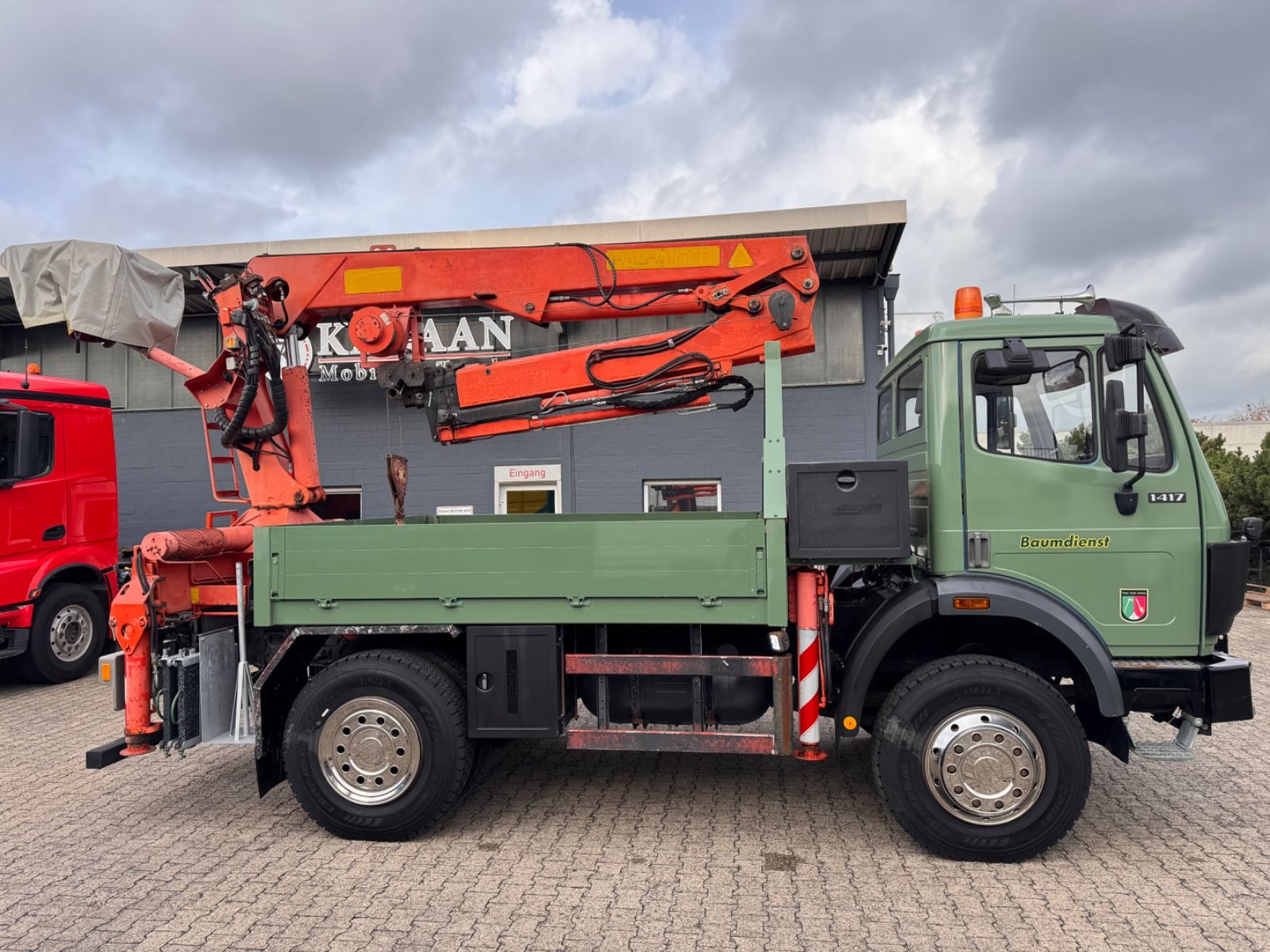 Fahrzeugabbildung Mercedes-Benz 1417 AK Allrad Palfinger Montagekran 17,7m 64TKM