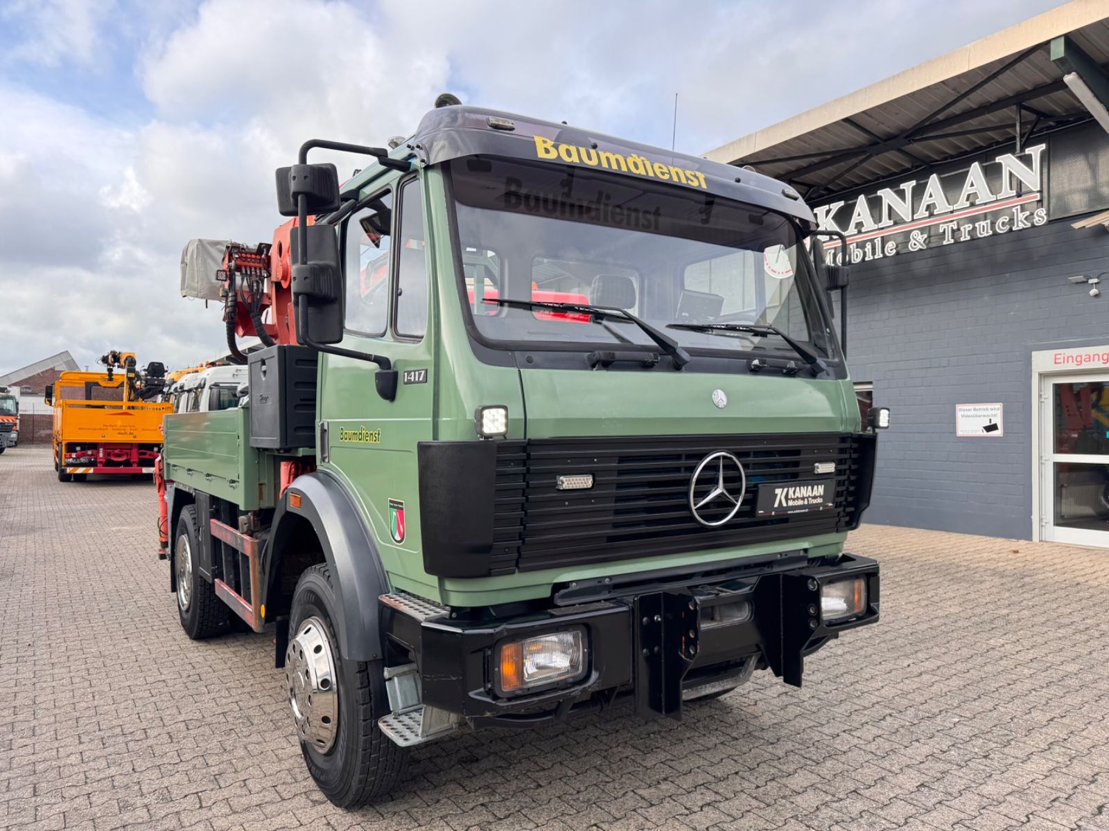 Fahrzeugabbildung Mercedes-Benz 1417 AK Allrad Palfinger Montagekran 17,7m 64TKM