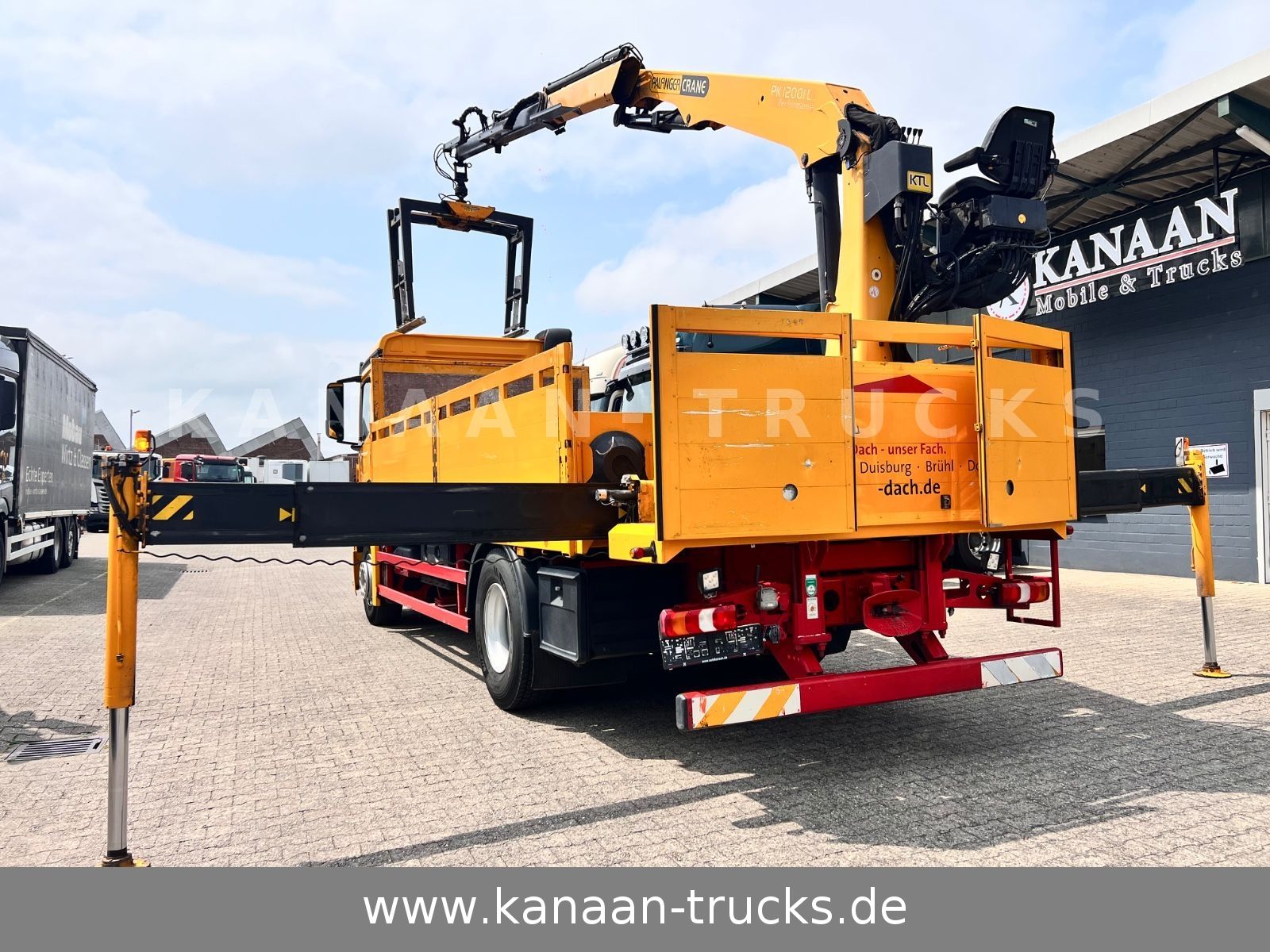 Fahrzeugabbildung Mercedes-Benz 1845 Antos 4x2 Baustoffkran Palfinger 21001L