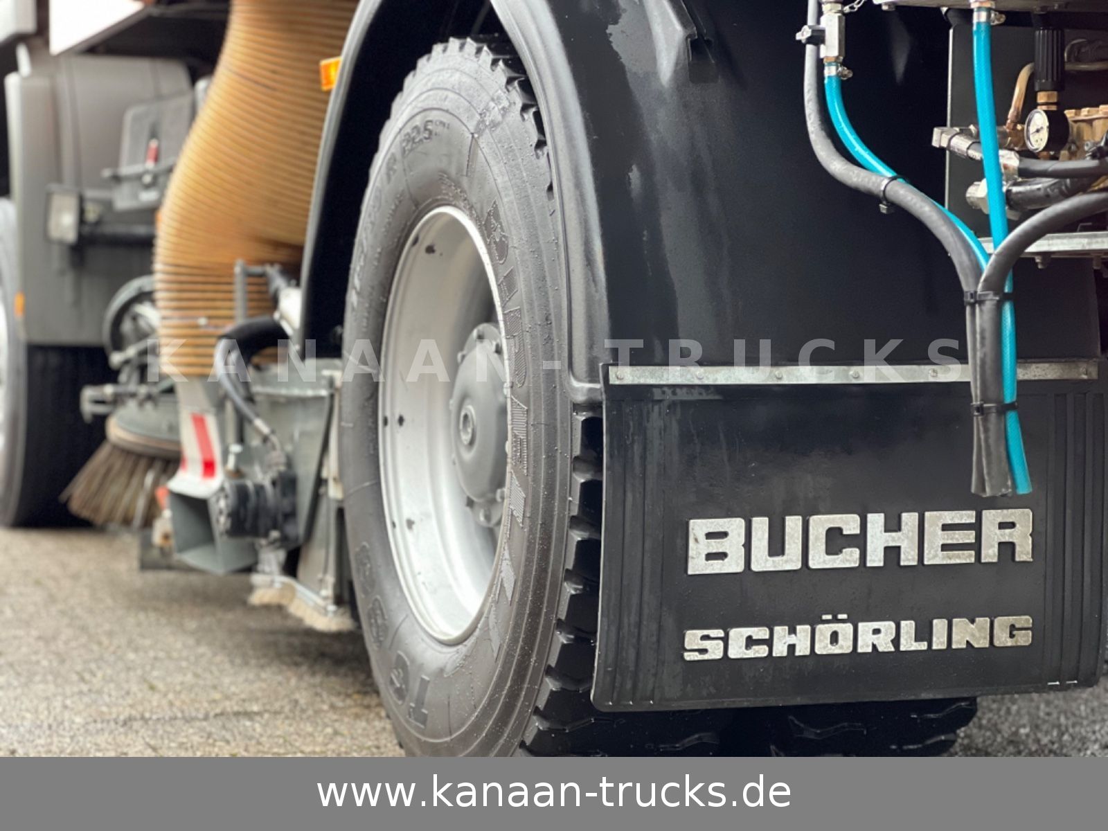 Fahrzeugabbildung Mercedes-Benz 2032 Actros 4x4 Bucher STKF 9500 AIRPORT KLIMA
