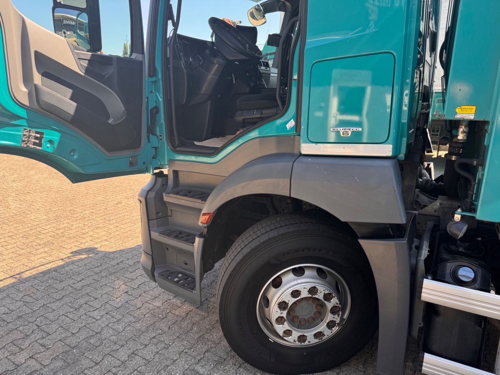 Fahrzeugabbildung Mercedes-Benz 2533 Antos Müllwagen Zöller ATM bei 90Tkm