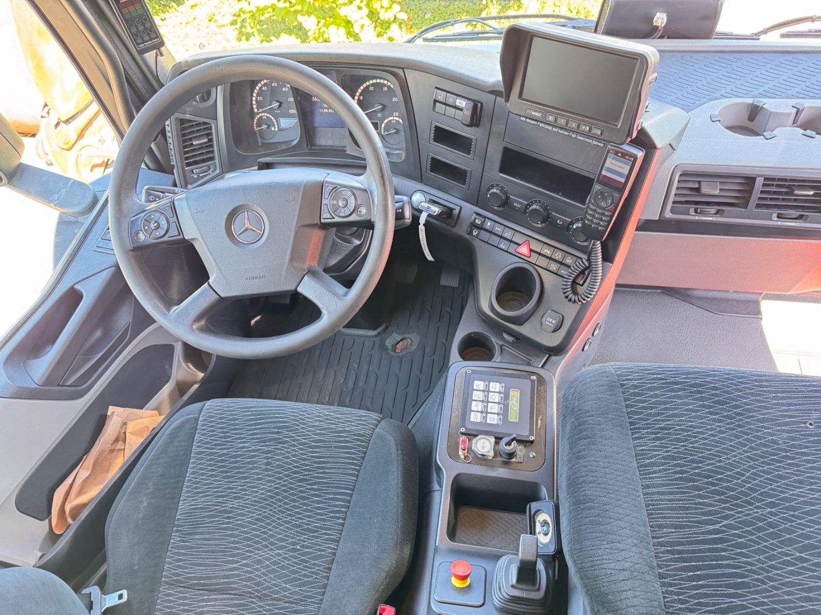 Fahrzeugabbildung Mercedes-Benz 2533 Antos Müllwagen Zöller ATM bei 90Tkm