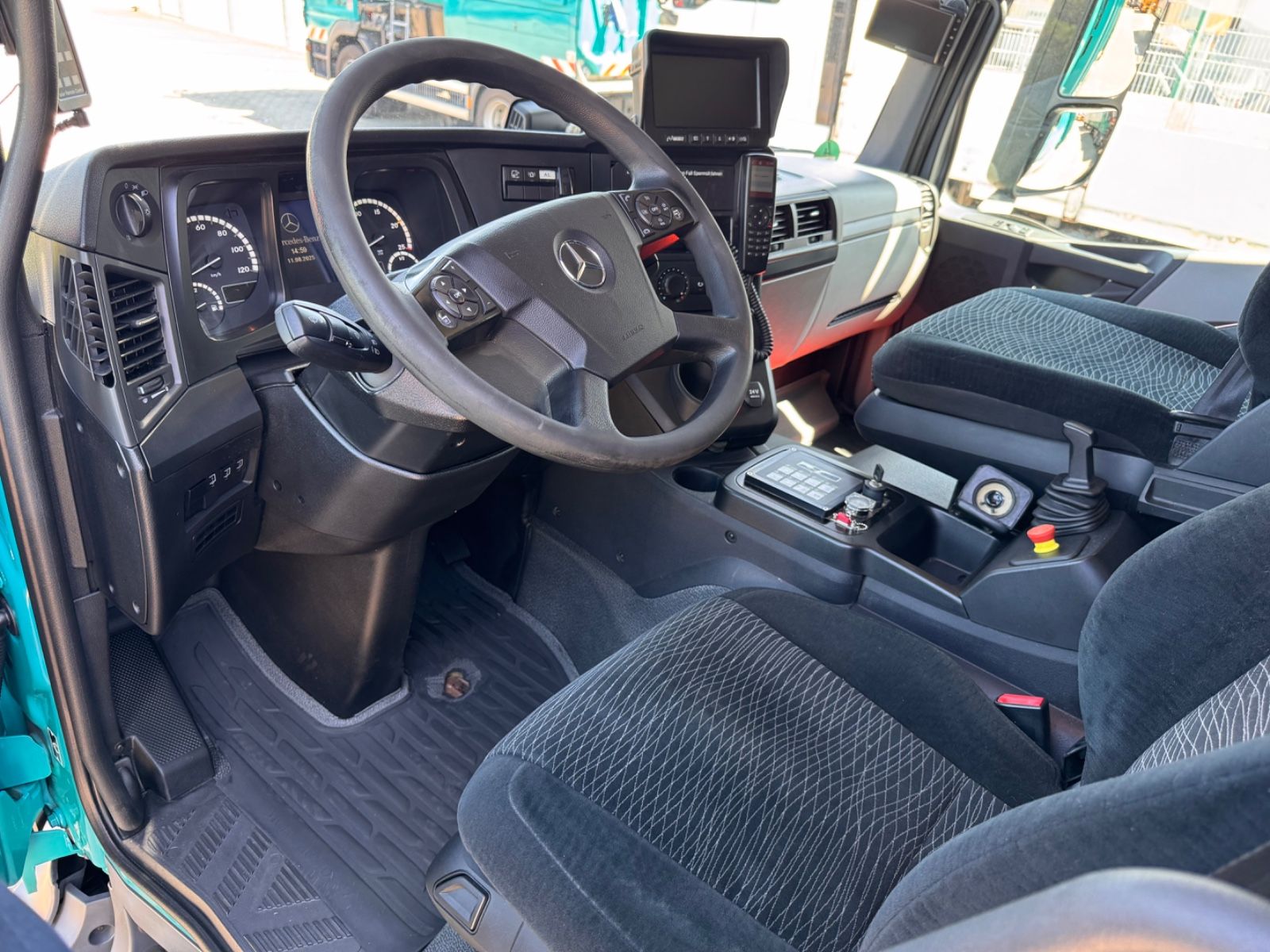 Fahrzeugabbildung Mercedes-Benz 2533 Antos Müllwagen Zöller ATM bei 90Tkm