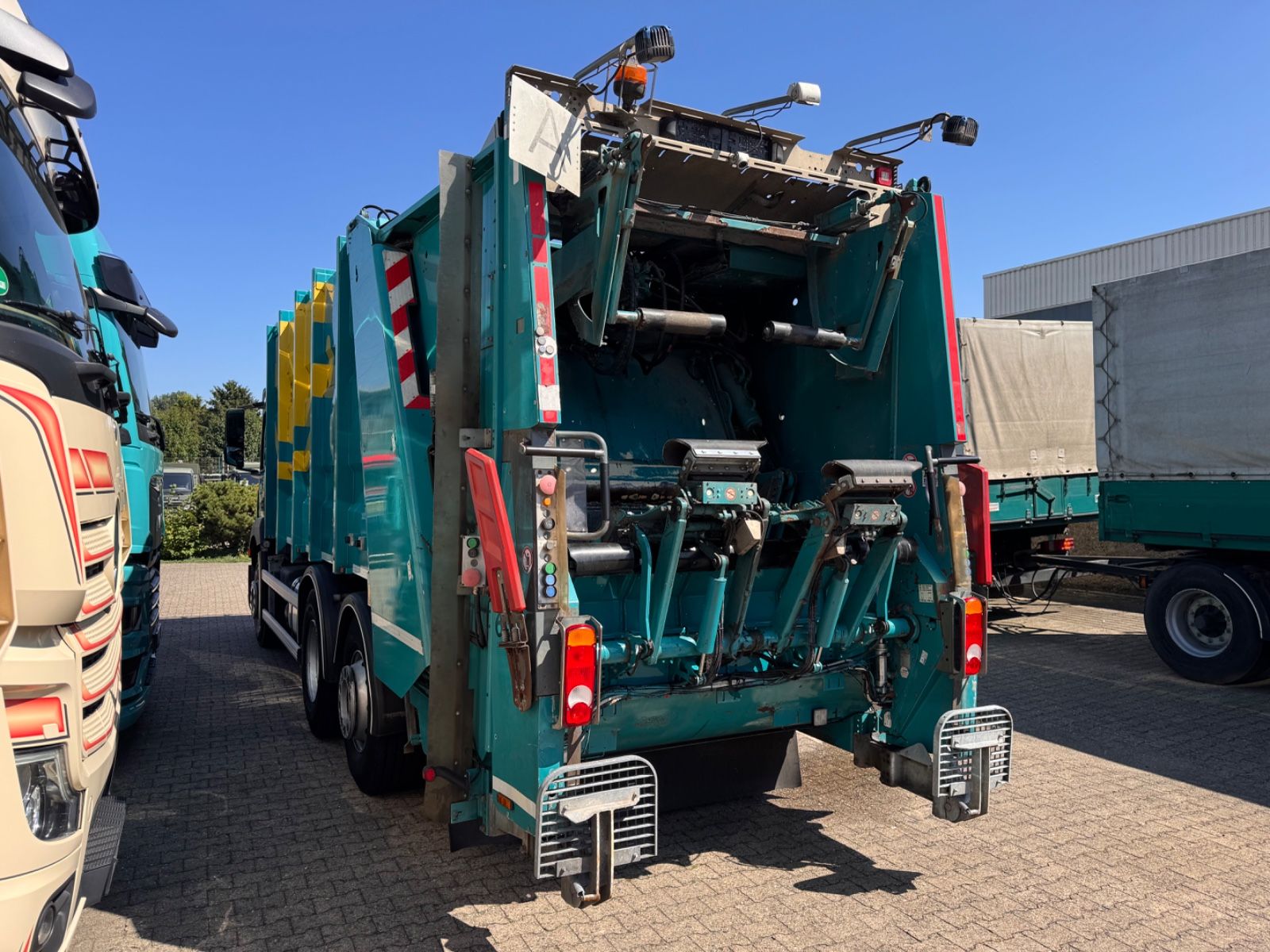 Fahrzeugabbildung Mercedes-Benz 2533 Antos Müllwagen Zöller ATM bei 90Tkm