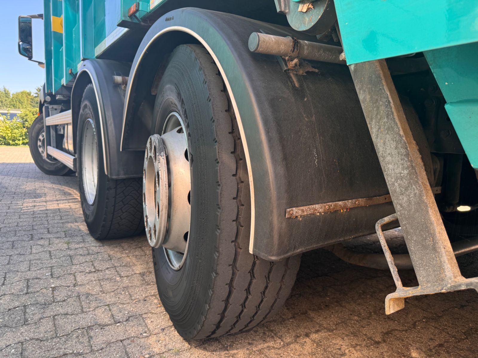 Fahrzeugabbildung Mercedes-Benz 2533 Antos Müllwagen Zöller ATM bei 90Tkm