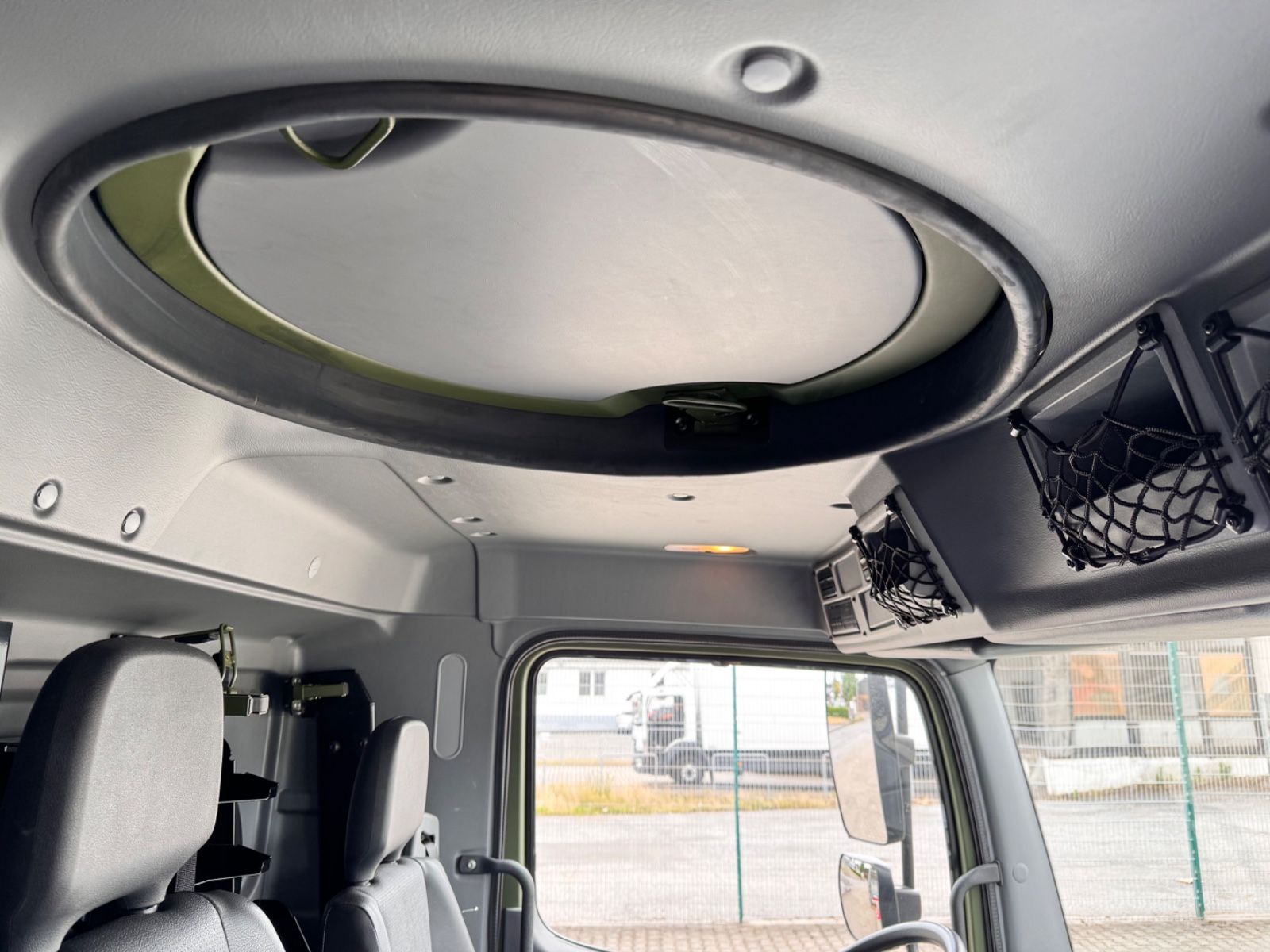 Fahrzeugabbildung Mercedes-Benz 1018 Atego 4x4 Allrad  Miltär Camper Expedition