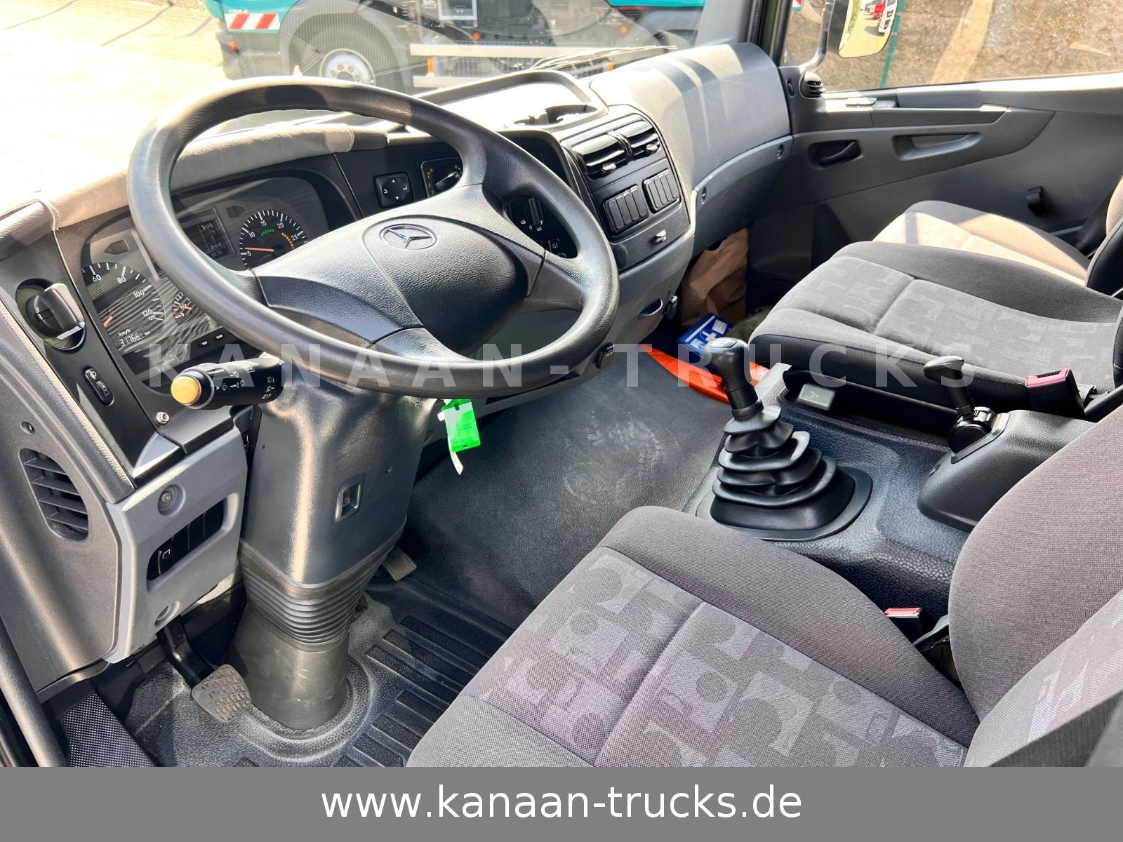 Fahrzeugabbildung Mercedes-Benz 1018 Atego 4x4 Allrad Miltär Camper Expedition