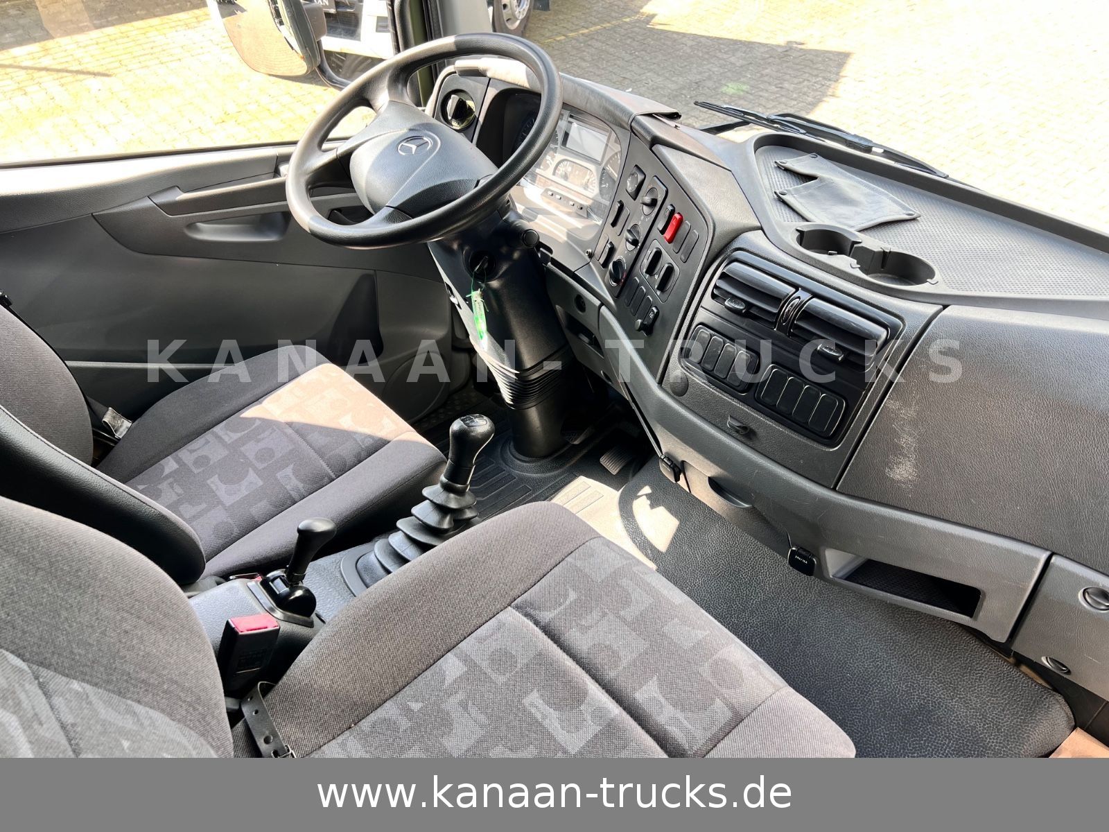 Fahrzeugabbildung Mercedes-Benz 1018 Atego 4x4 Allrad Miltär Camper Expedition