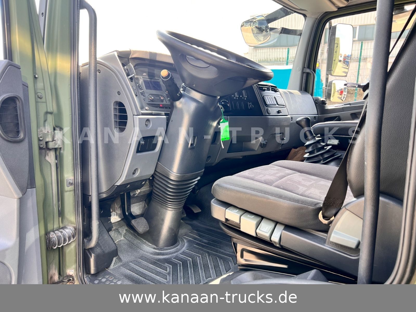 Fahrzeugabbildung Mercedes-Benz 1018 Atego 4x4 Allrad Miltär Camper Expedition