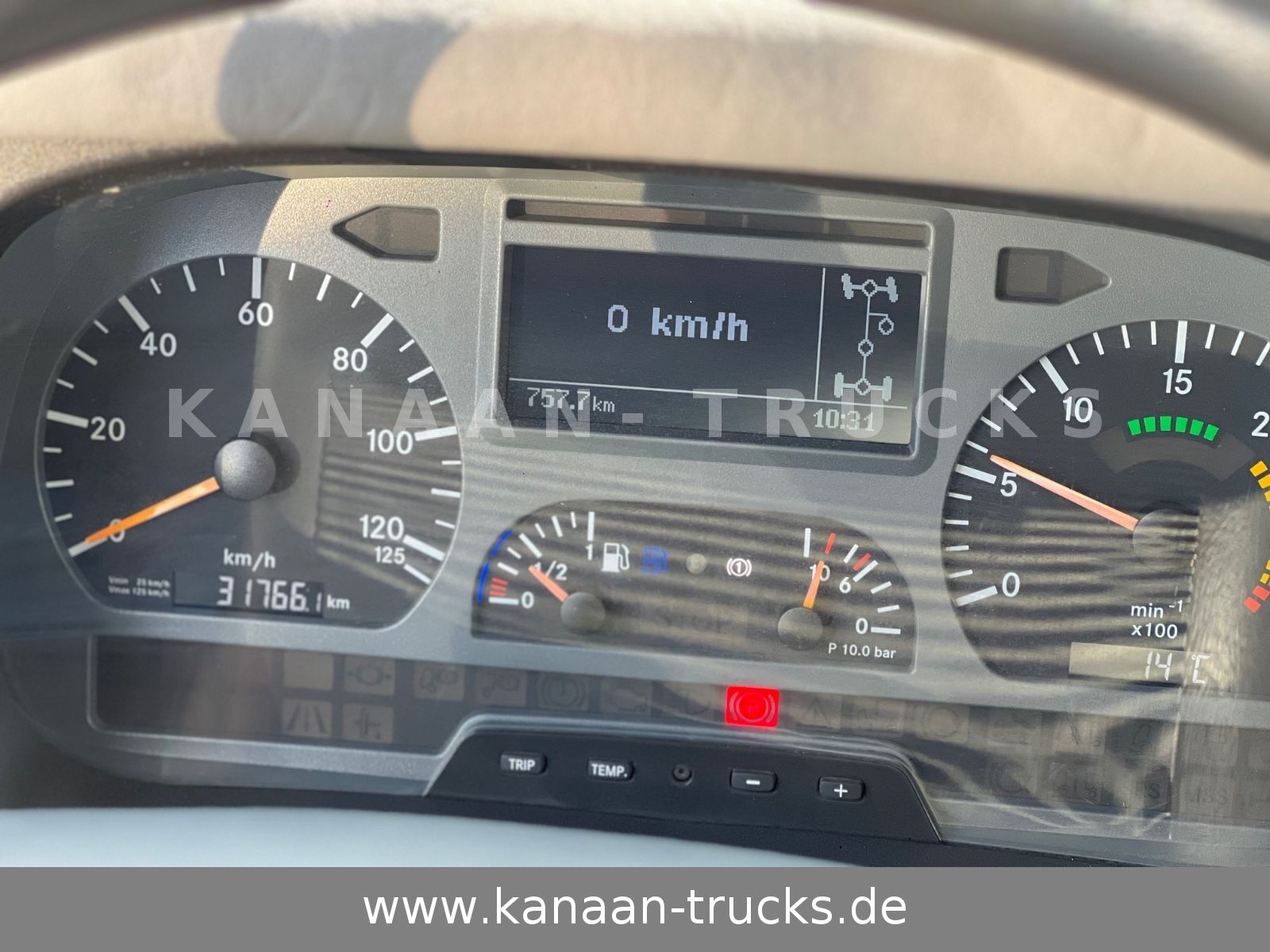 Fahrzeugabbildung Mercedes-Benz 1018 Atego 4x4 Allrad Miltär Camper Expedition