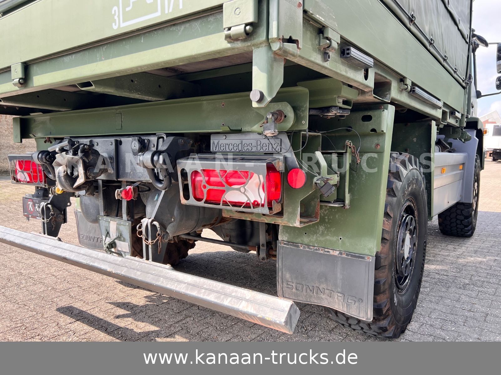 Fahrzeugabbildung Mercedes-Benz 1018 Atego 4x4 Allrad Miltär Camper Expedition