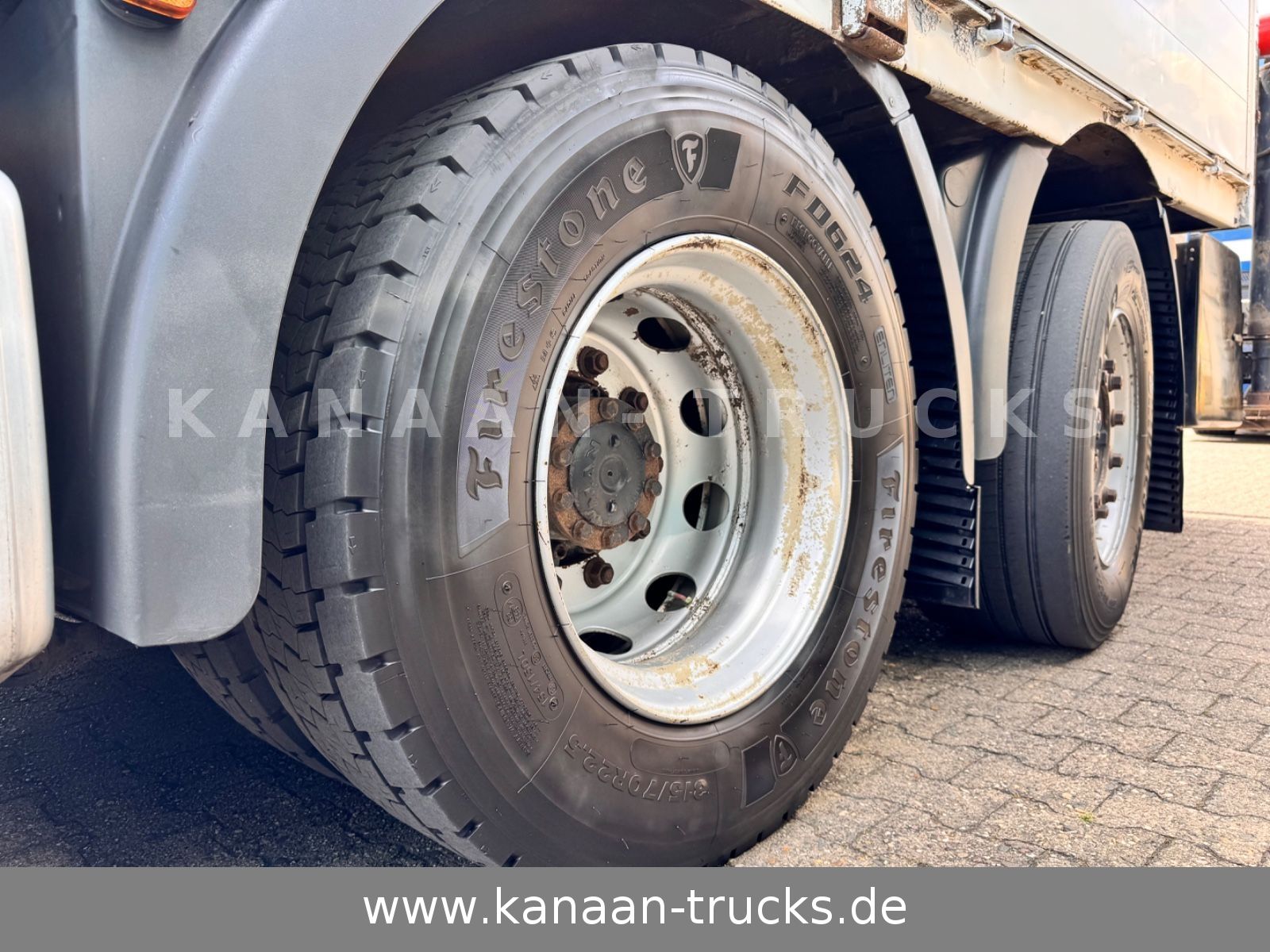 Fahrzeugabbildung MAN 26.480 TGX 6x2 Palfinger 23002 Fly-Jib  ca 21 m