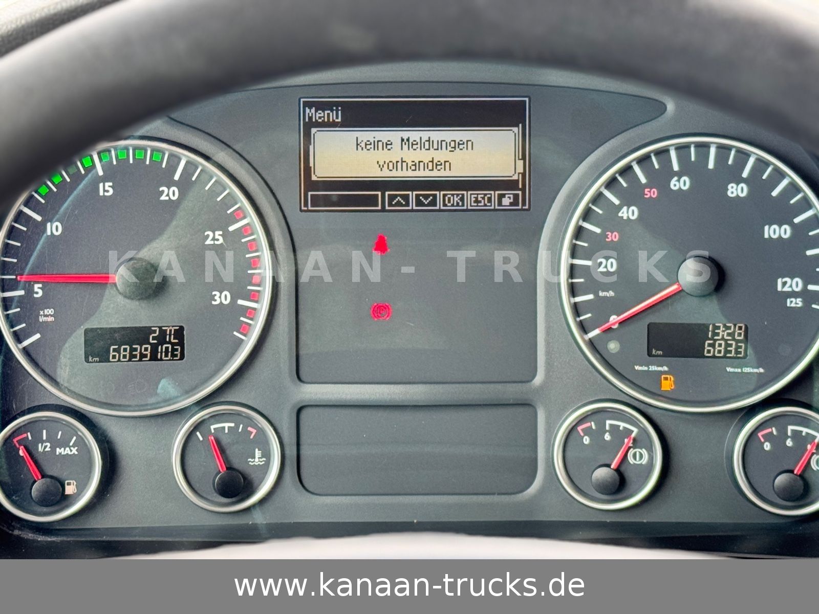 Fahrzeugabbildung MAN 26.480 TGX 6x2 Palfinger 23002 Fly-Jib  ca 21 m