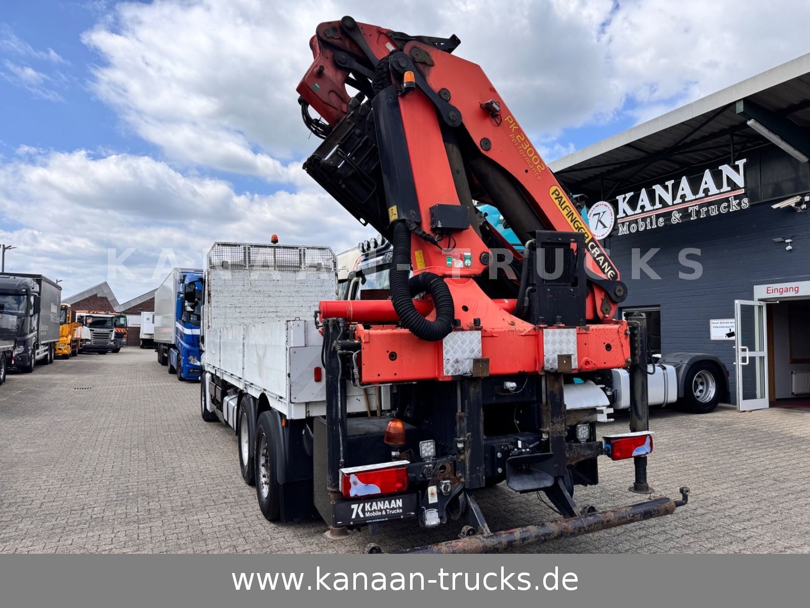 Fahrzeugabbildung MAN 26.480 TGX 6x2 Palfinger 23002 Fly-Jib  ca 21 m