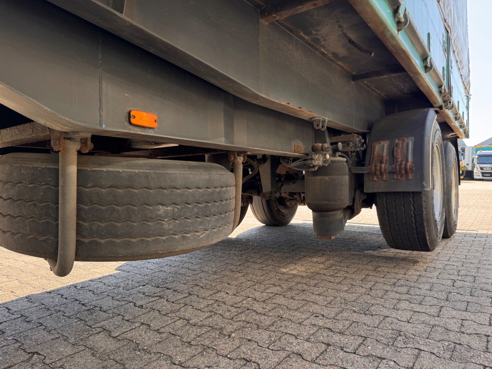 Fahrzeugabbildung Andere KUMMLIN 3-Achs Getreide Kipper 3 Seiten Liftachs